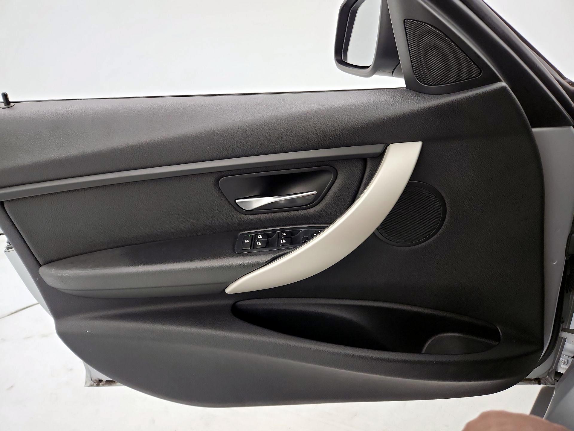 Thumbnail: 2015 BMW 3 Series - 12