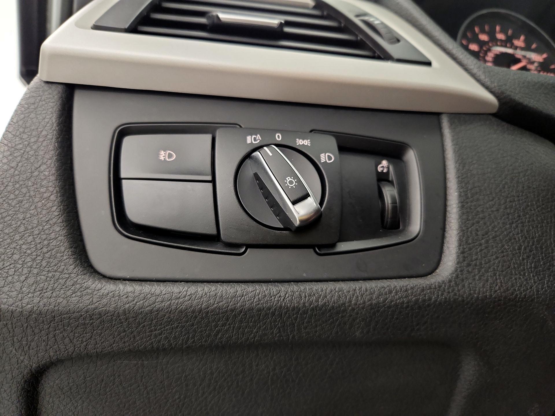 Thumbnail: 2015 BMW 3 Series - 13