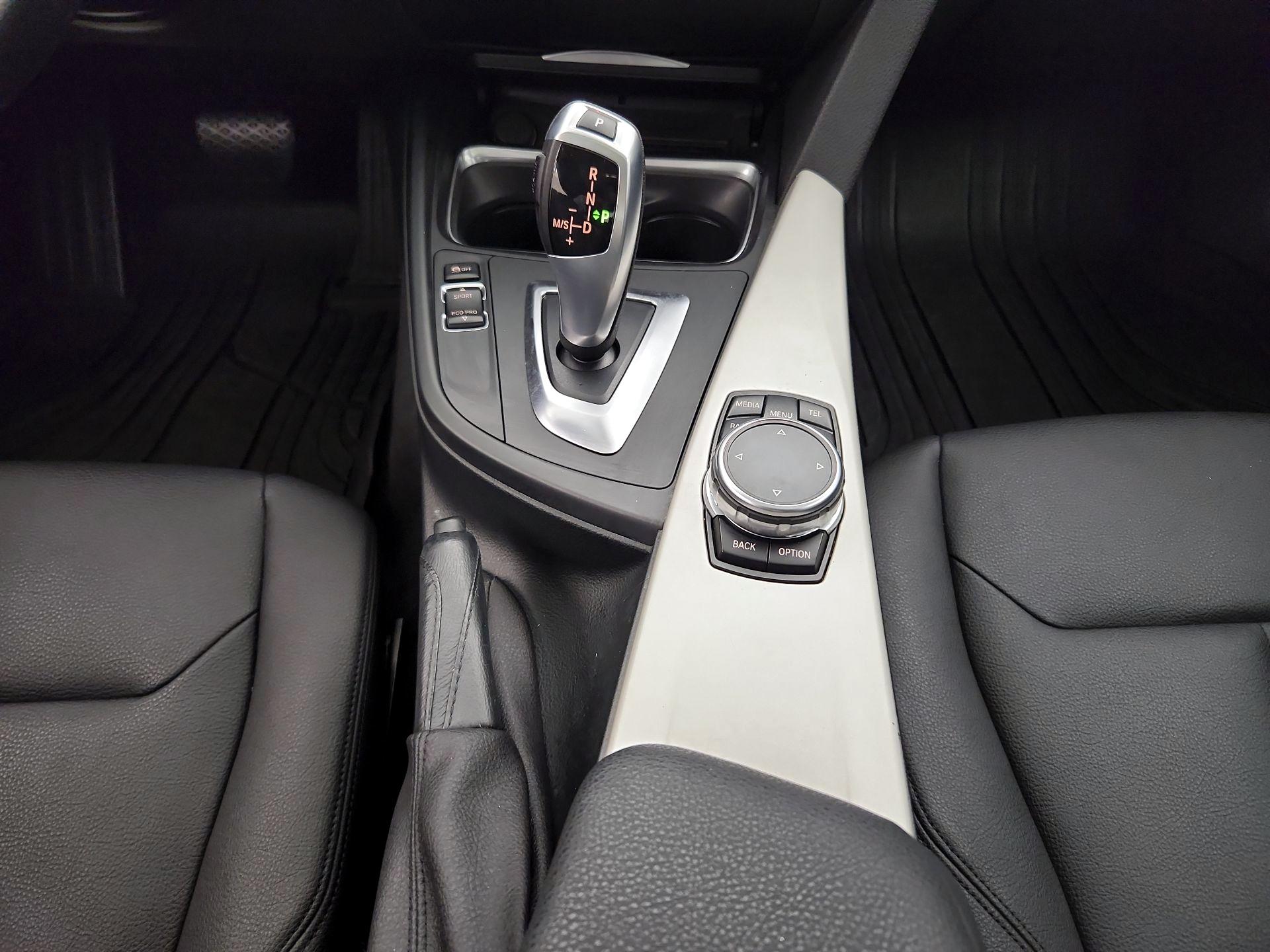 Thumbnail: 2015 BMW 3 Series - 16