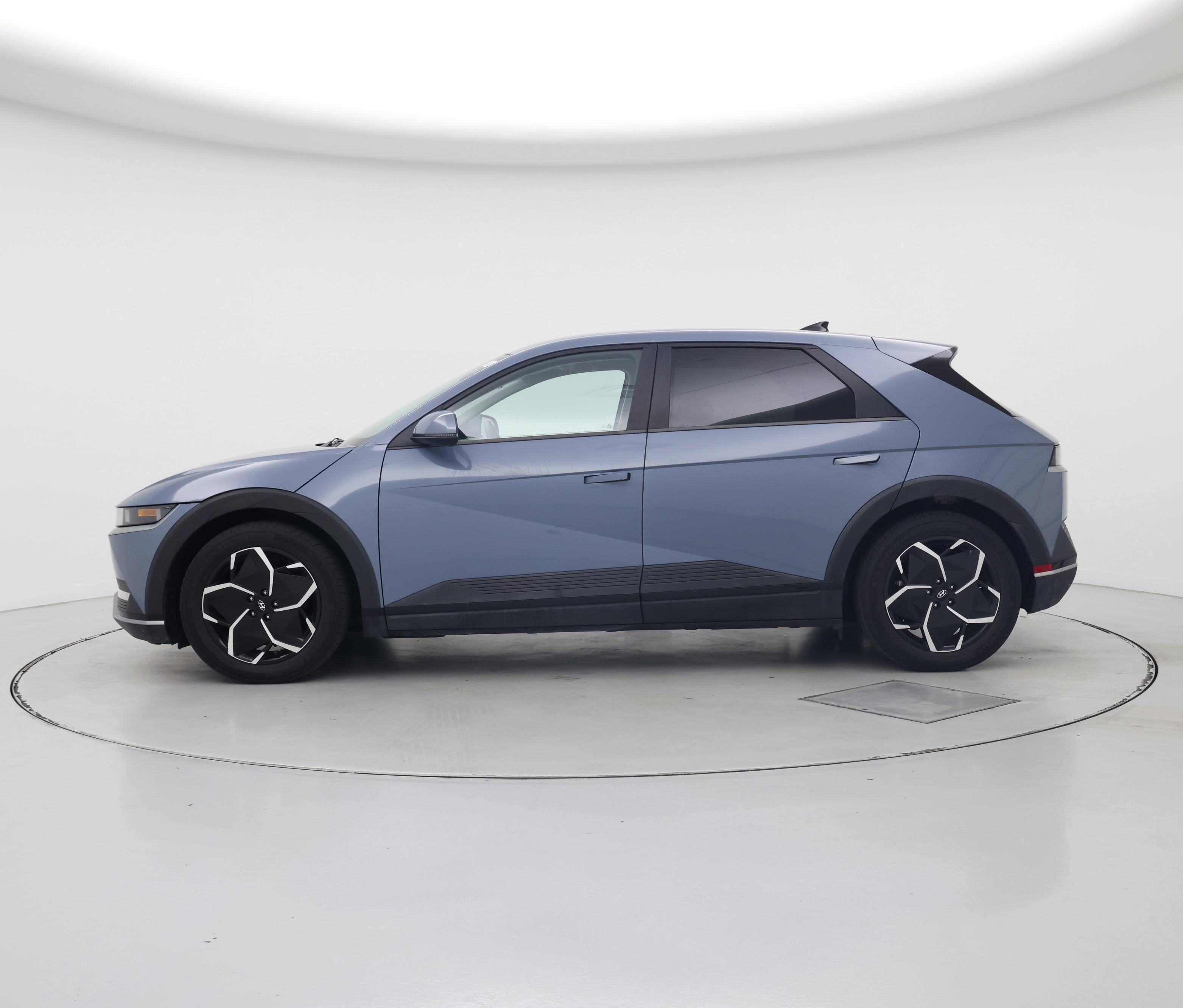 Thumbnail: 2022 Hyundai Ioniq 5 - 3