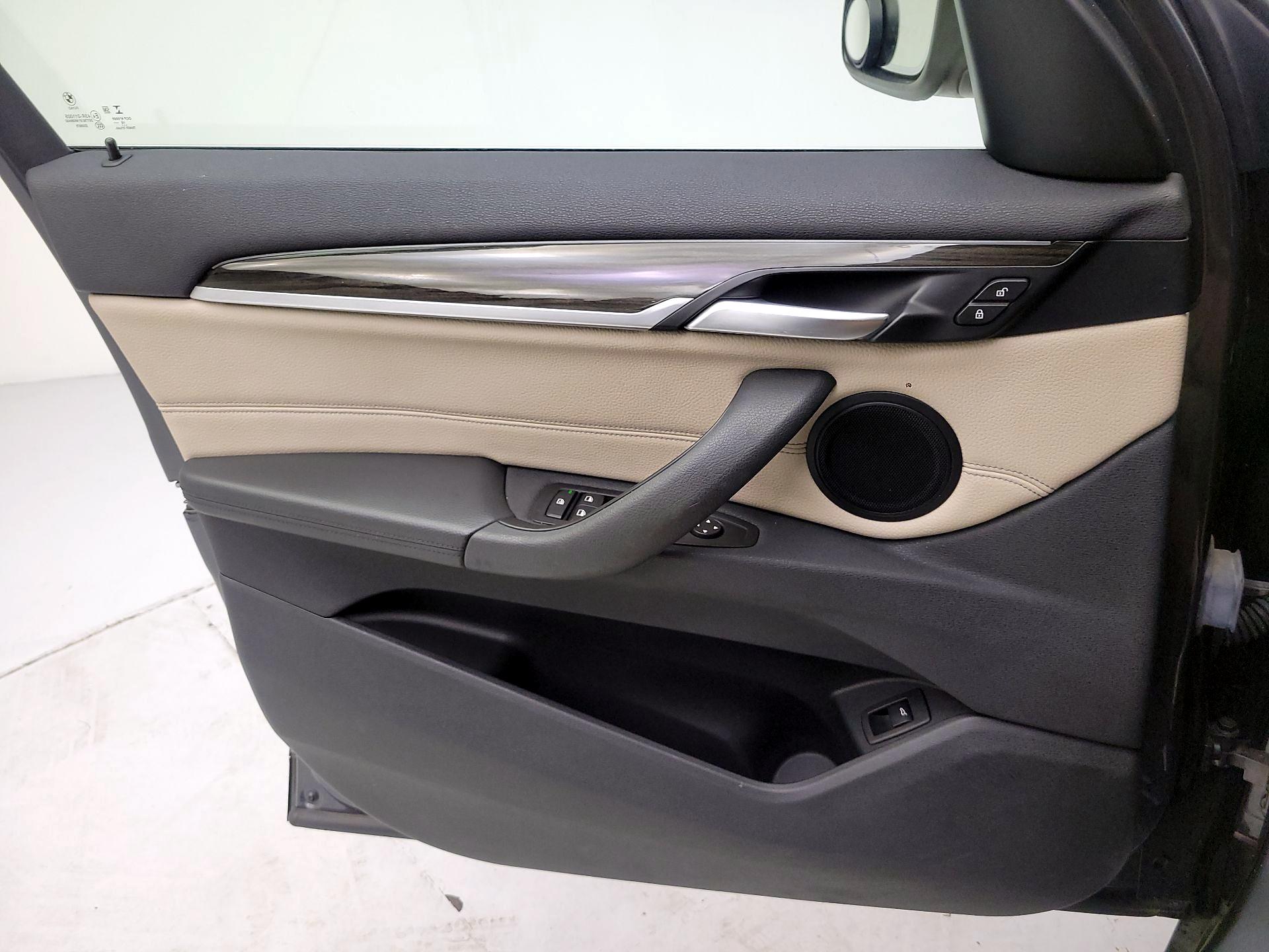 Thumbnail: 2017 BMW X1 - 12