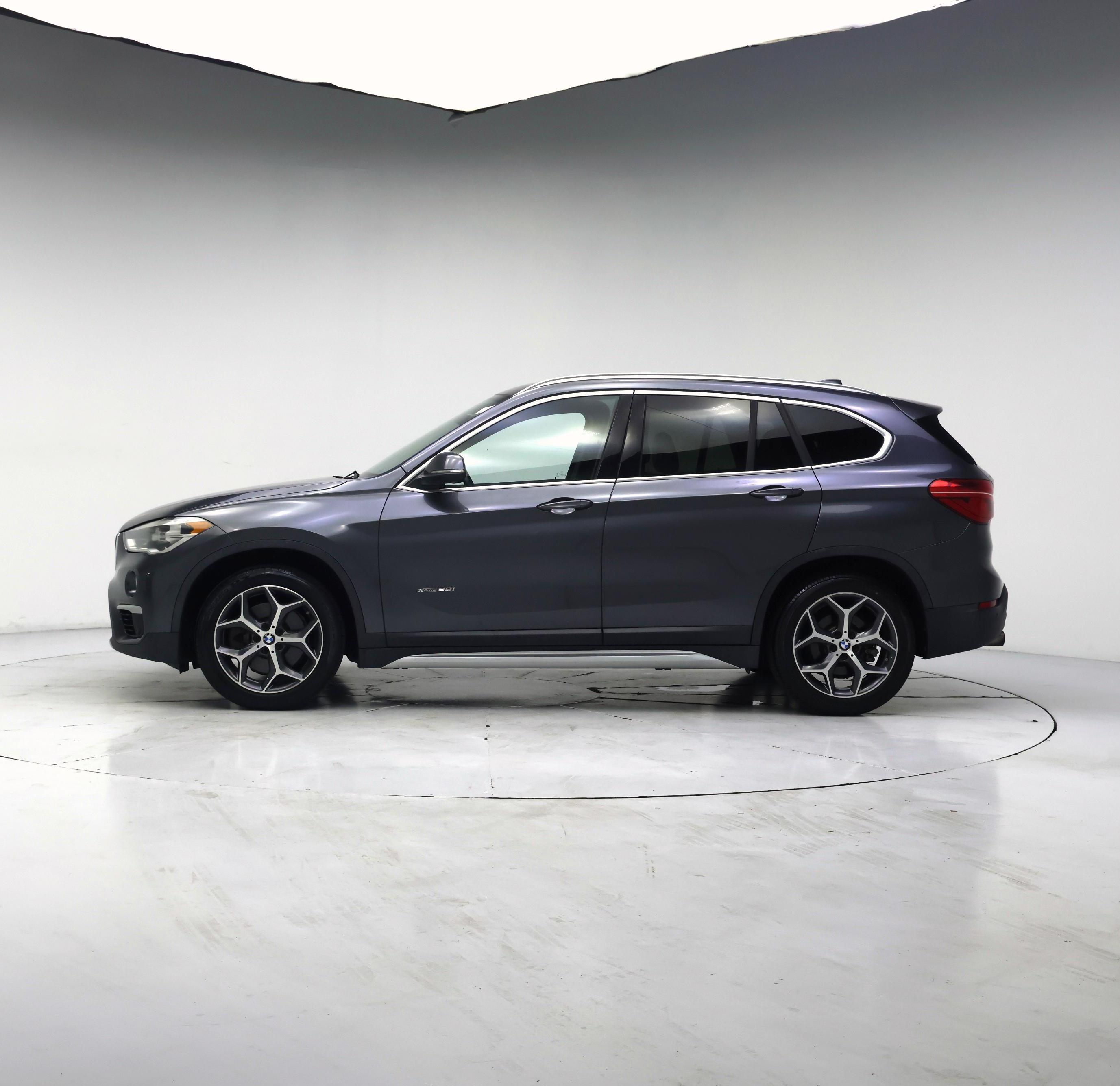 Thumbnail: 2017 BMW X1 - 3