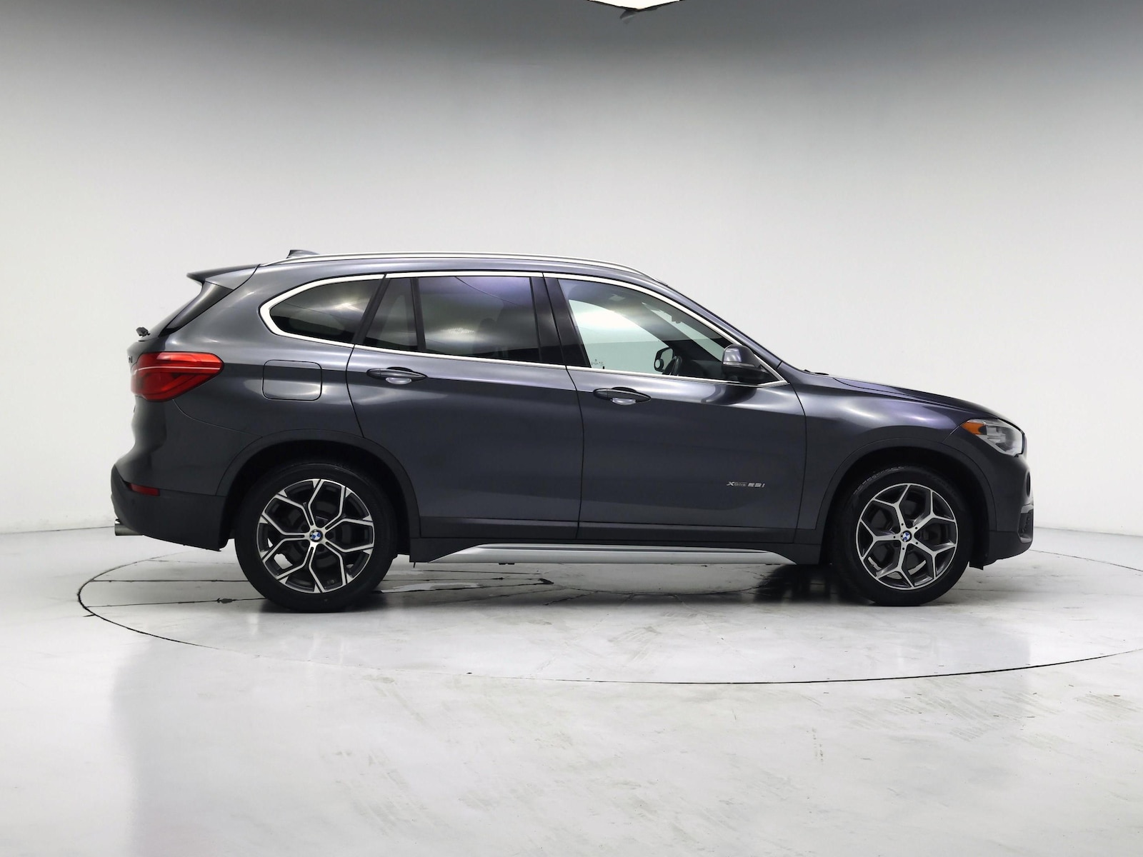 2017 BMW X1 28i - Photo 8