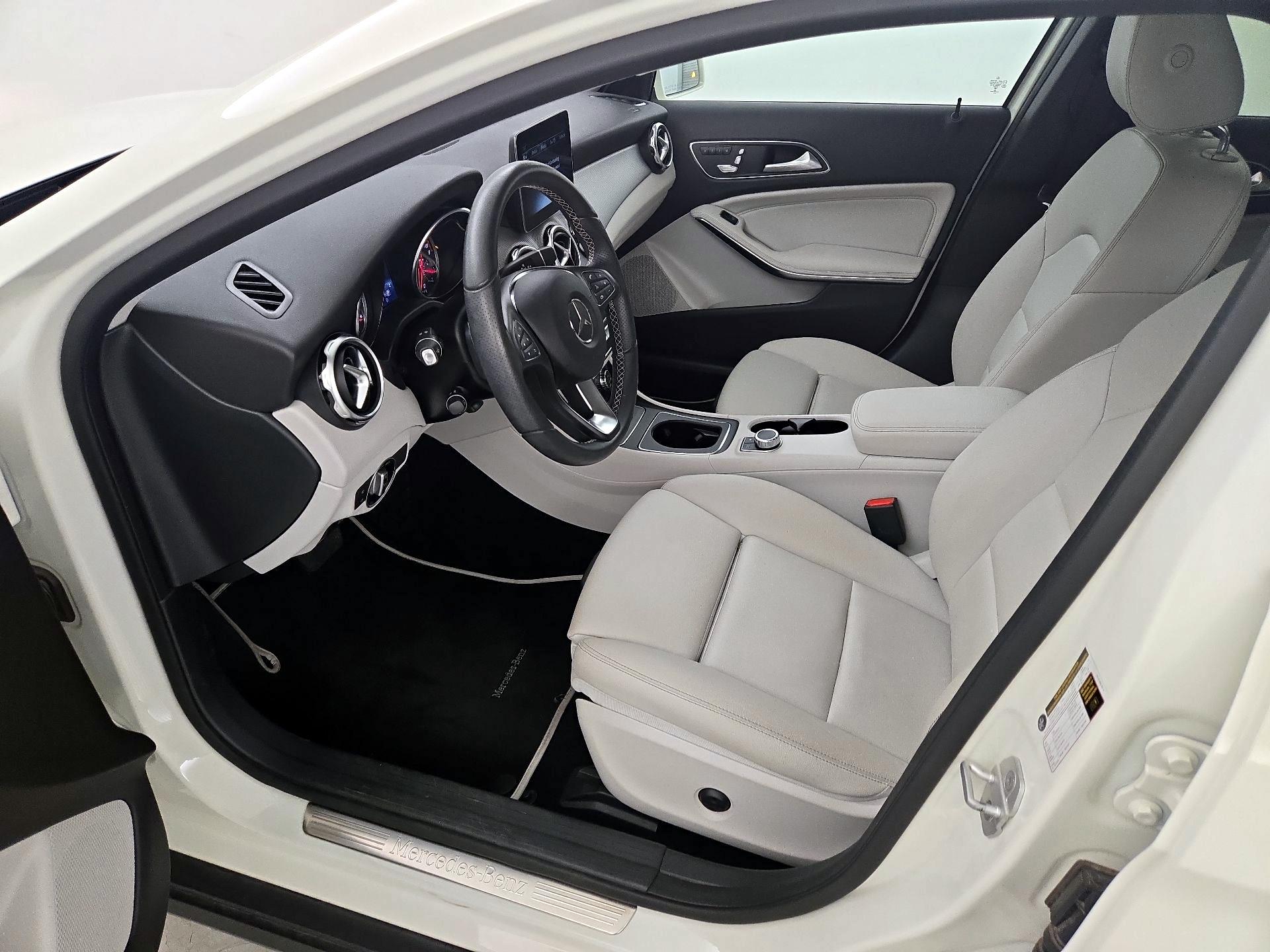 Thumbnail: 2018 Mercedes-Benz GLA - 11