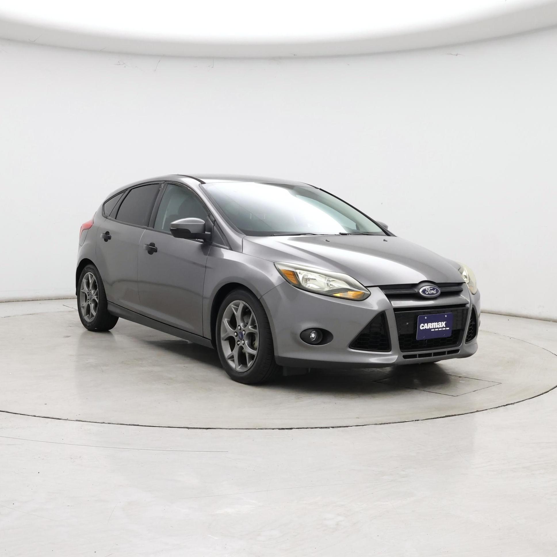 Gray 2014 Ford Focus Hatchback Front-Wheel Drive Automatic