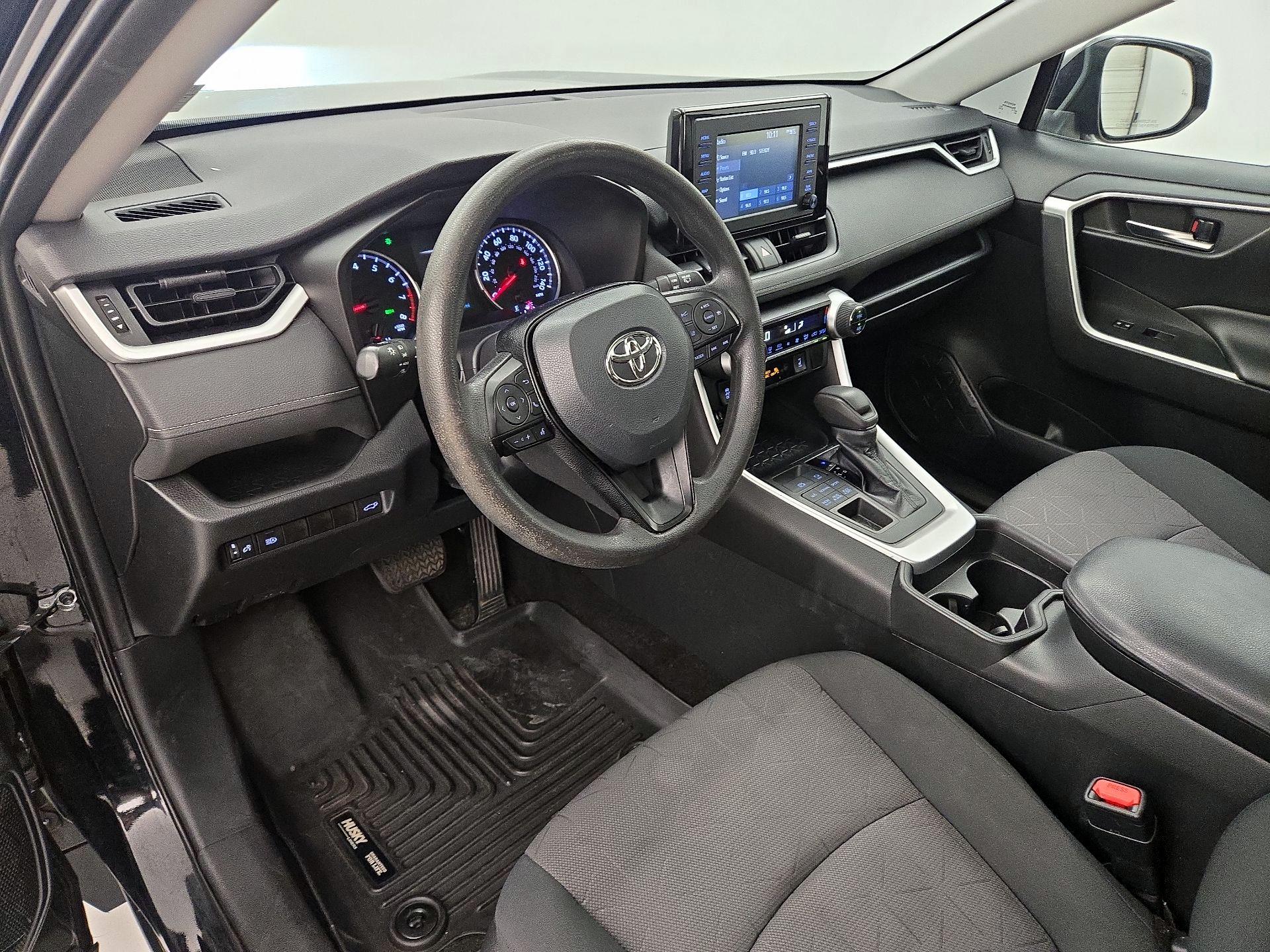 Thumbnail: 2019 Toyota RAV4 - 11