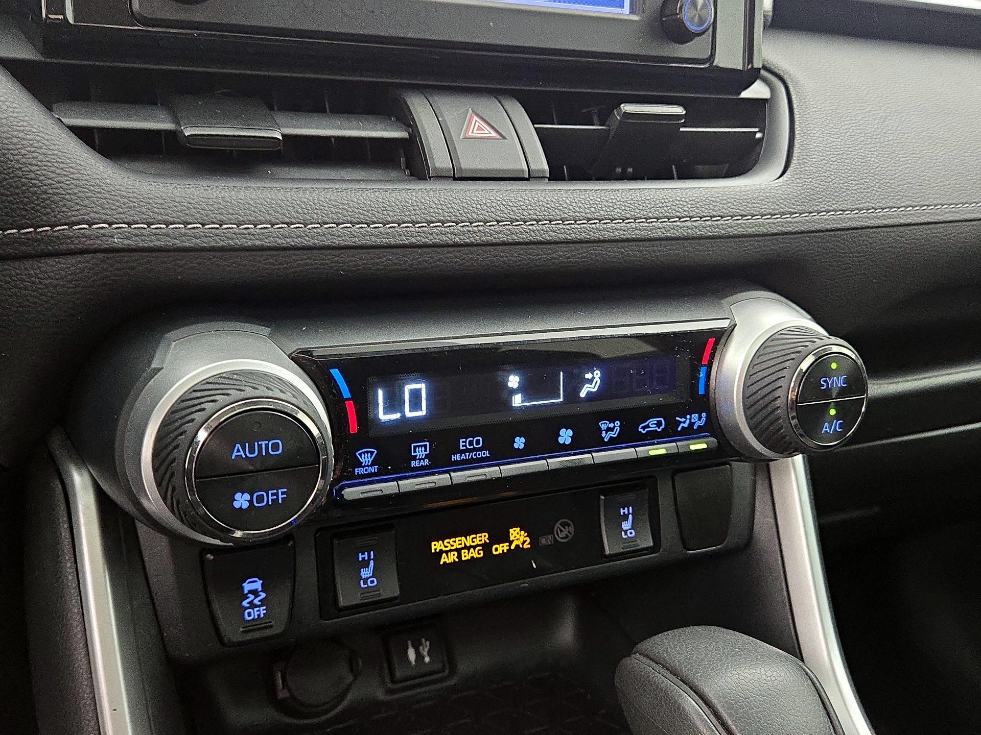 Thumbnail: 2019 Toyota RAV4 - 16