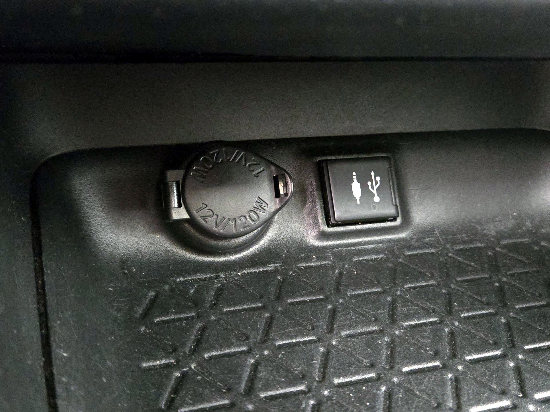 Thumbnail: 2019 Toyota RAV4 - 18