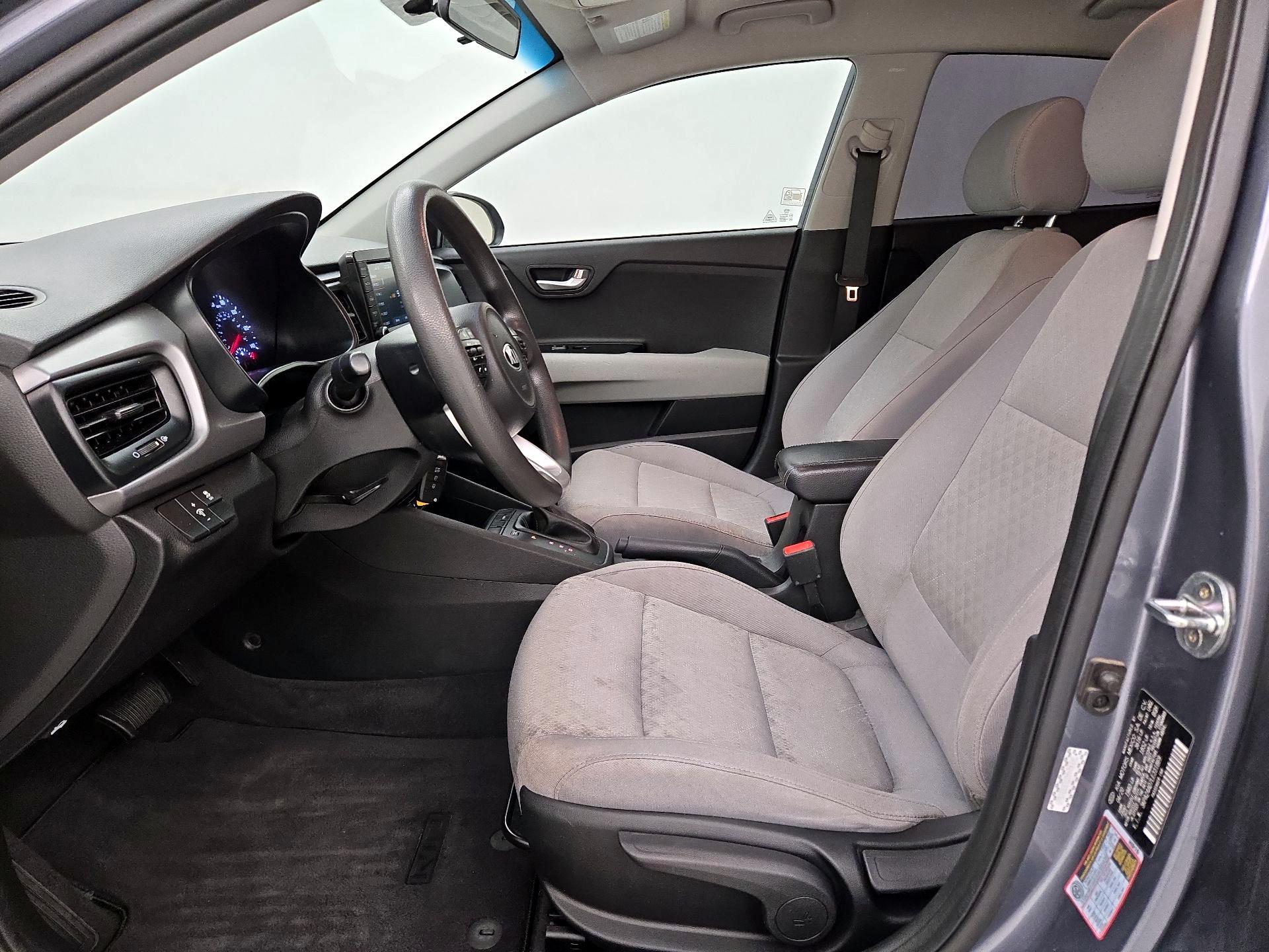 Thumbnail: 2020 Kia Rio - 11