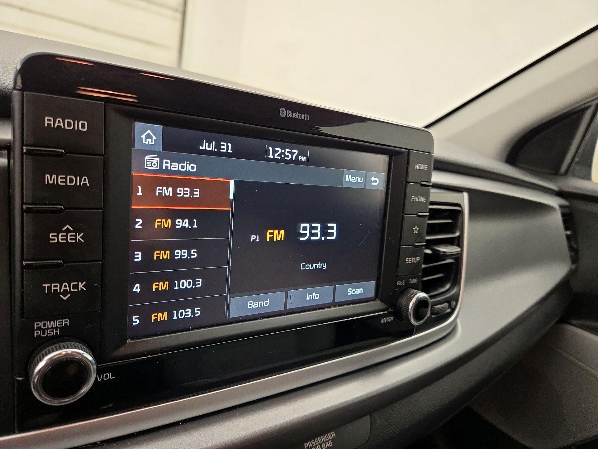 Thumbnail: 2020 Kia Rio - 15