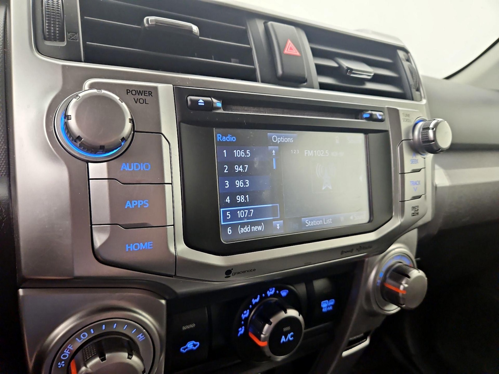 2018 Toyota 4Runner SR5 - Photo 17