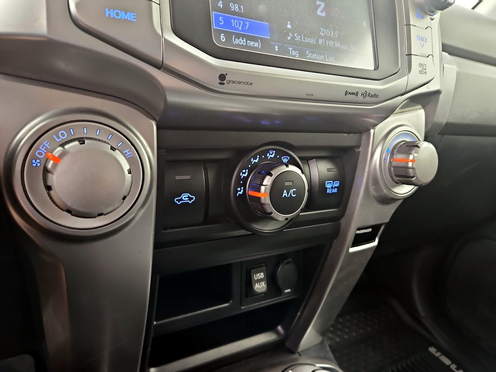 2018 Toyota 4Runner SR5 - Photo 18