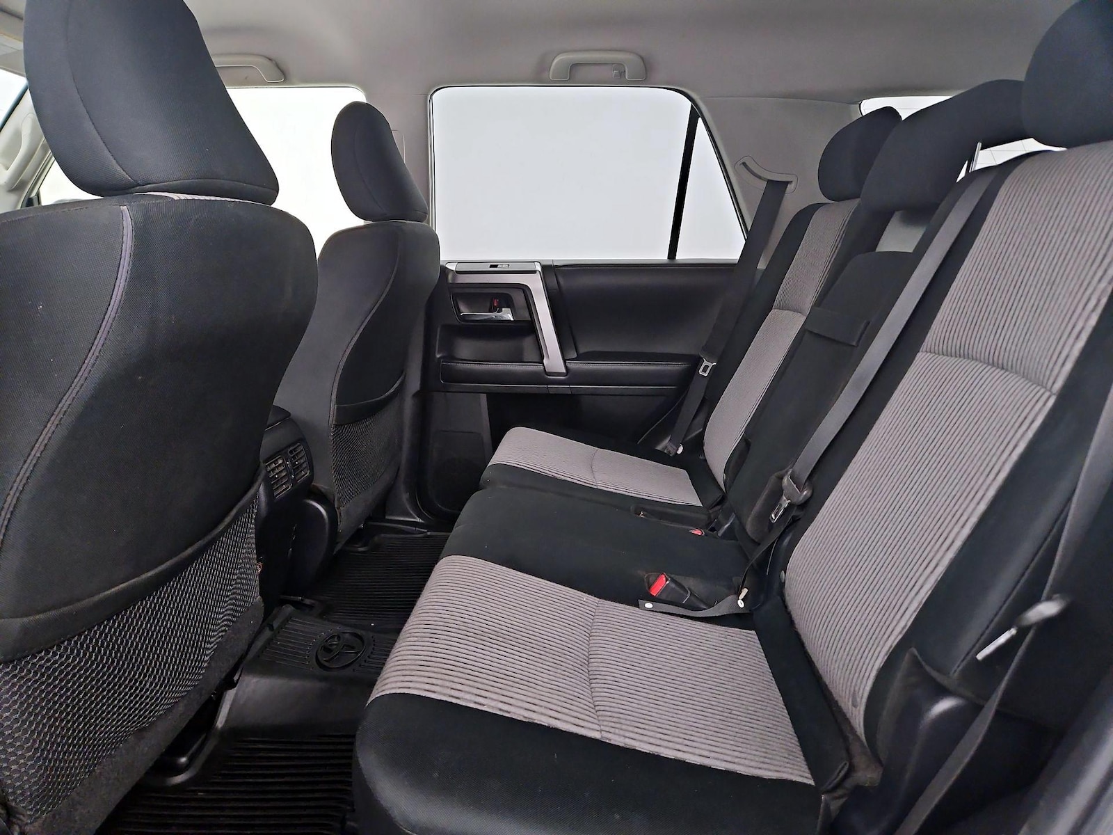 2018 Toyota 4Runner SR5 - Photo 21