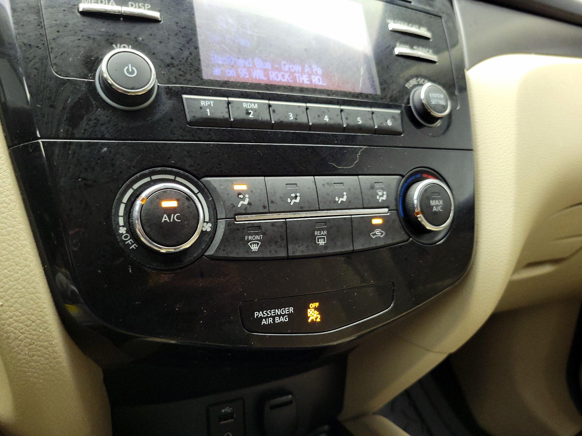 Thumbnail: 2016 Nissan Rogue - 16