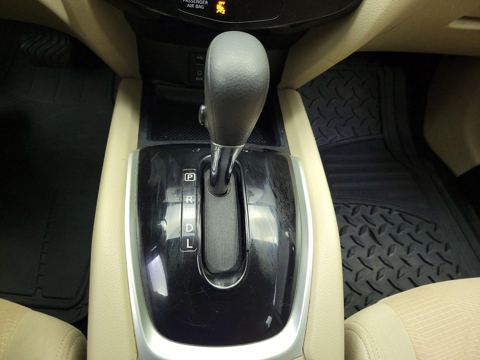 Thumbnail: 2016 Nissan Rogue - 17