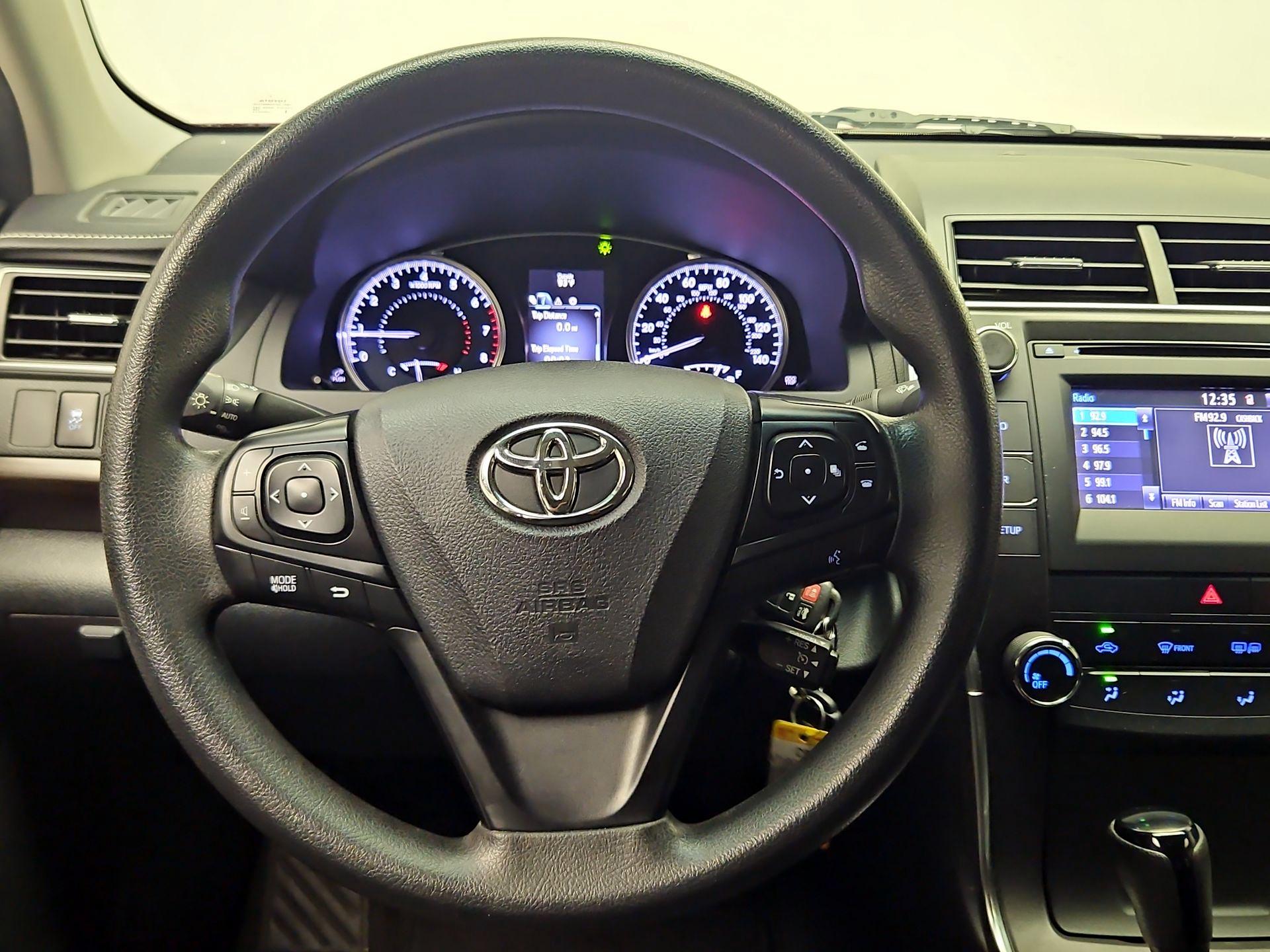Thumbnail: 2017 Toyota Camry - 10