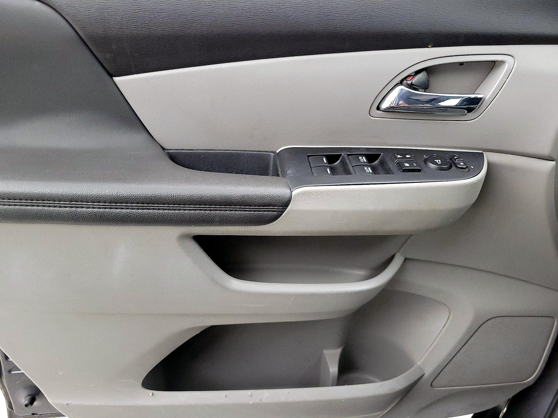 Thumbnail: 2015 Honda Odyssey - 10
