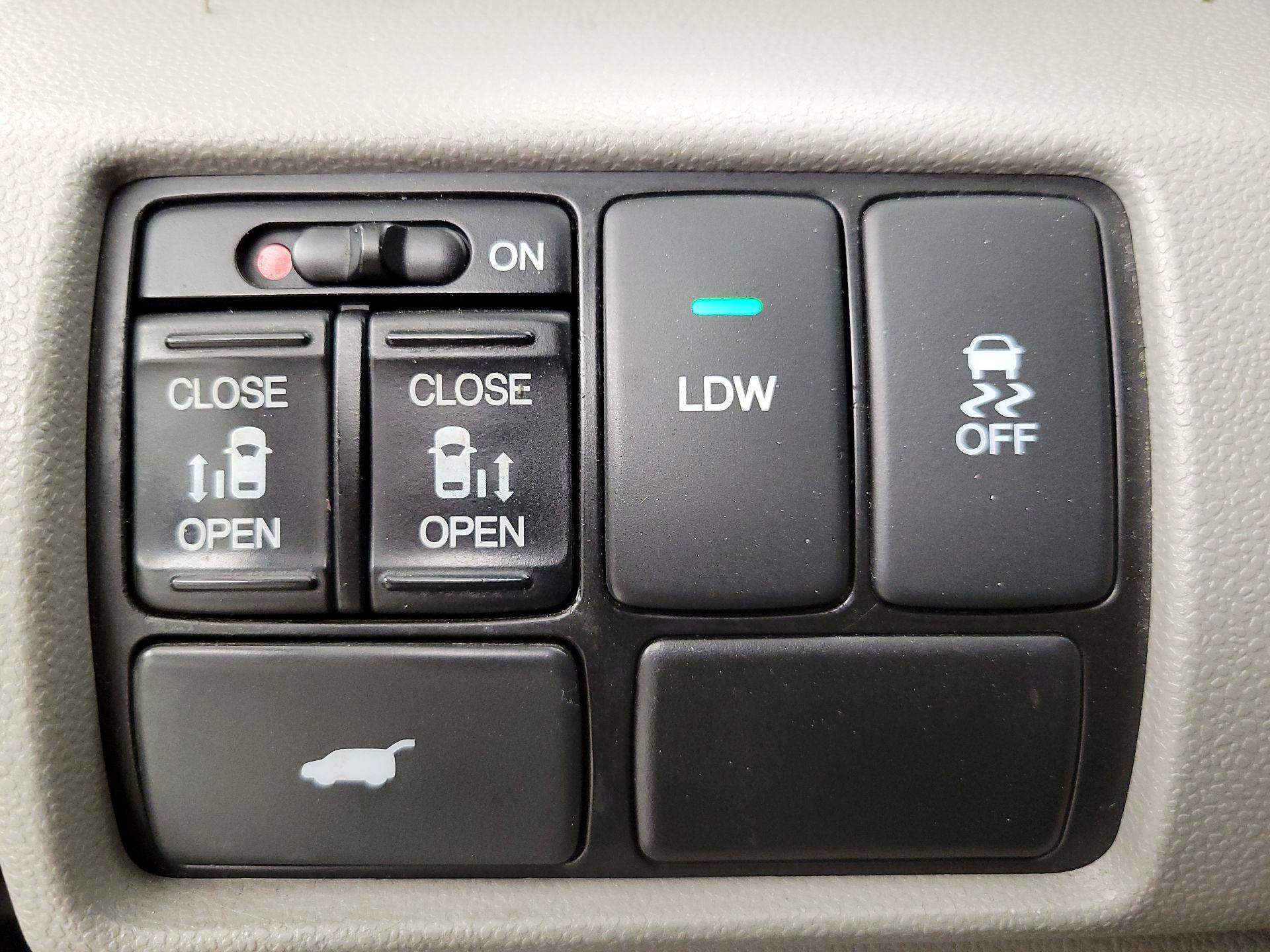 Thumbnail: 2015 Honda Odyssey - 11