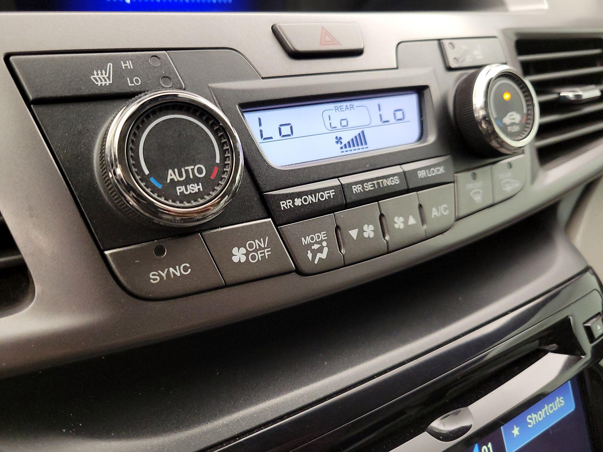 Thumbnail: 2015 Honda Odyssey - 14