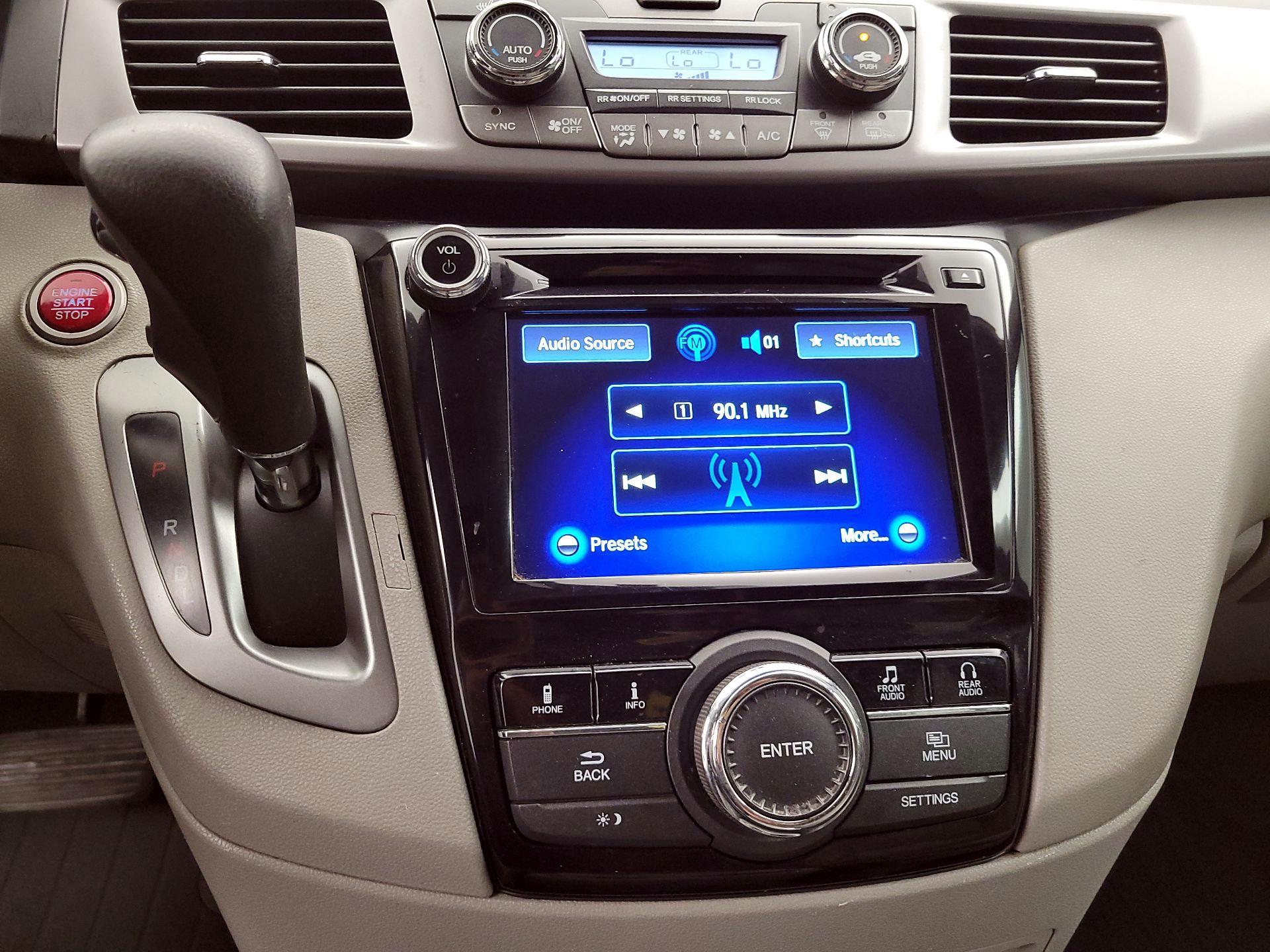 Thumbnail: 2015 Honda Odyssey - 15