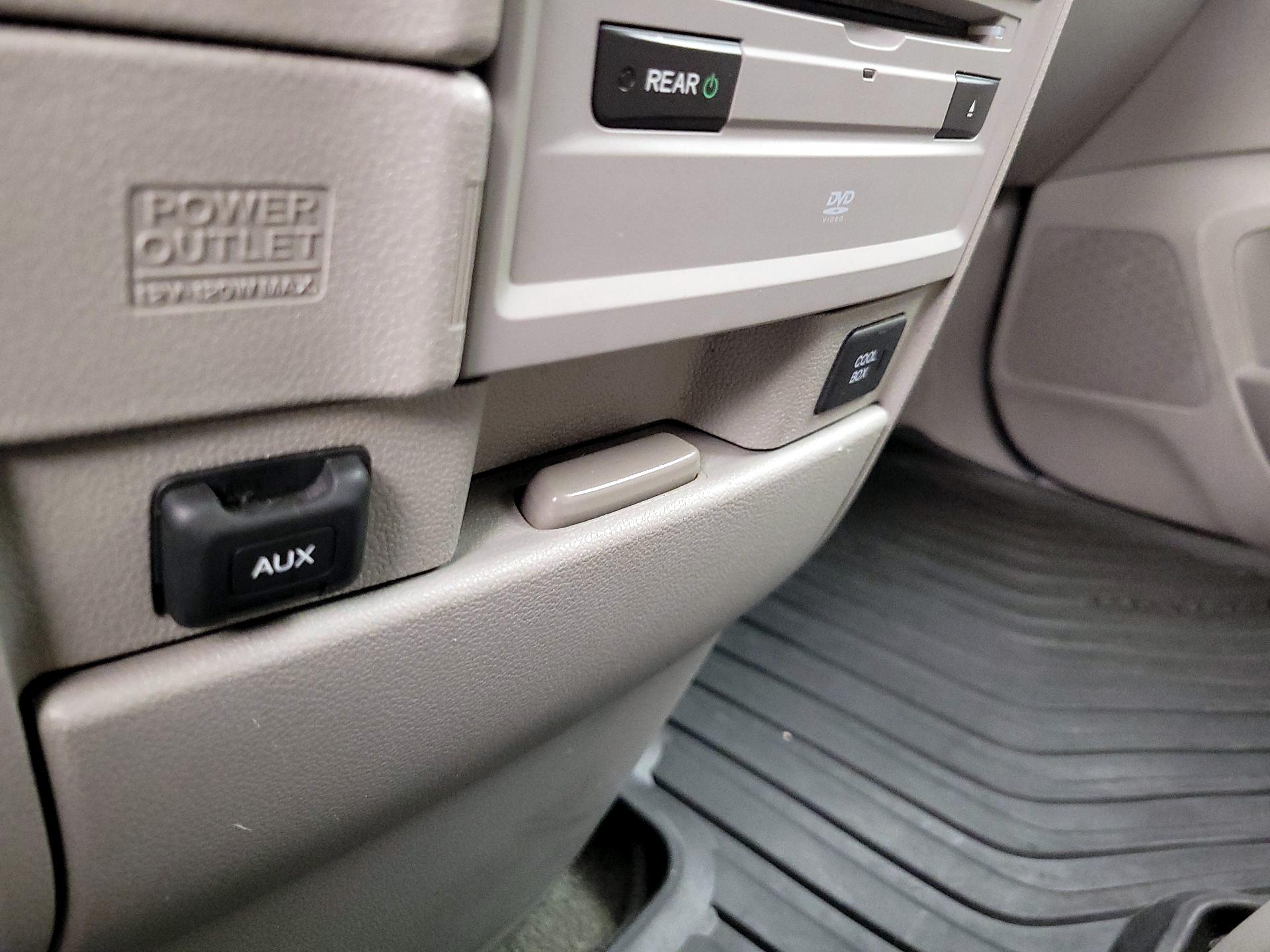 Thumbnail: 2015 Honda Odyssey - 16