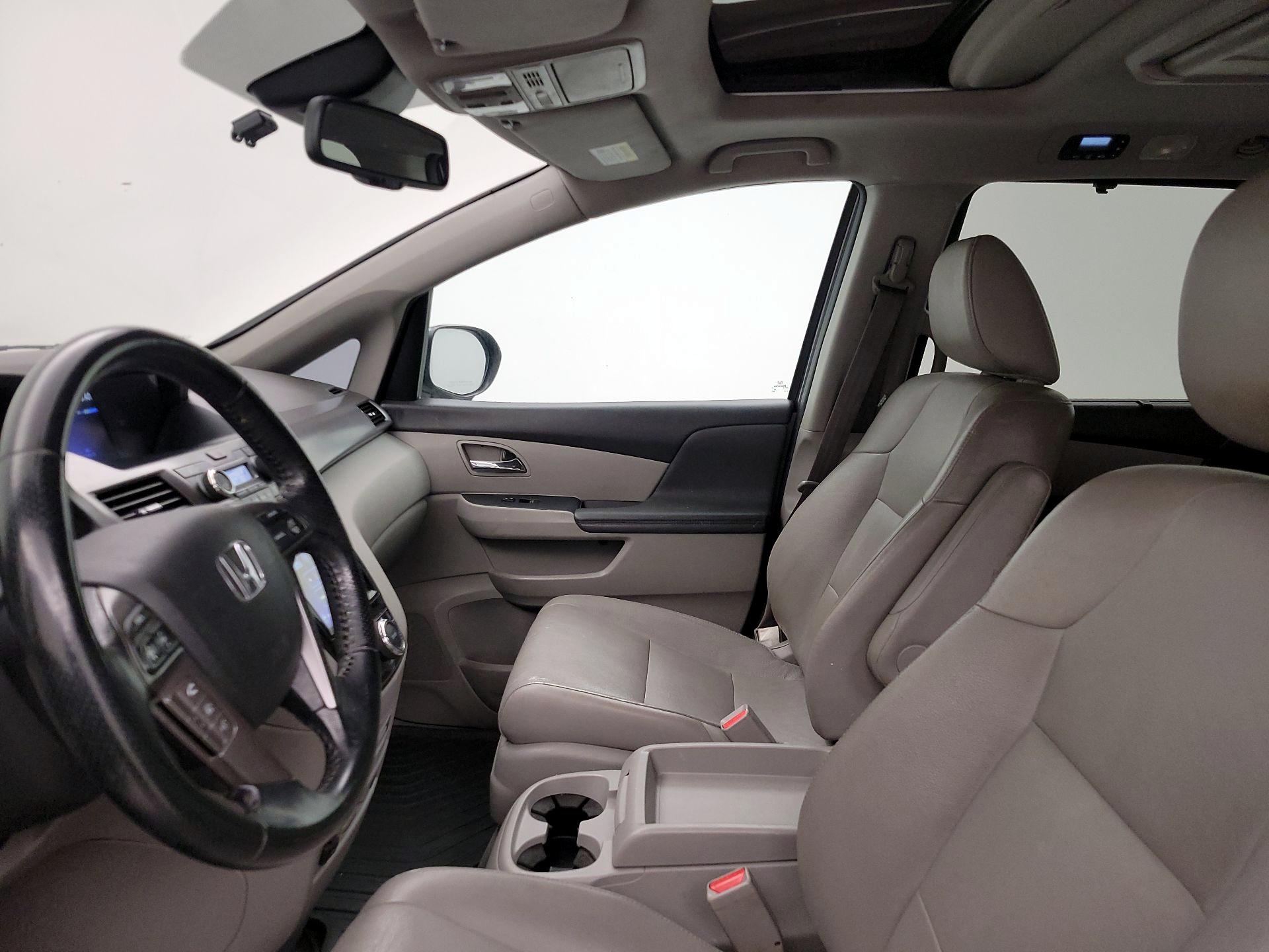 Thumbnail: 2015 Honda Odyssey - 17