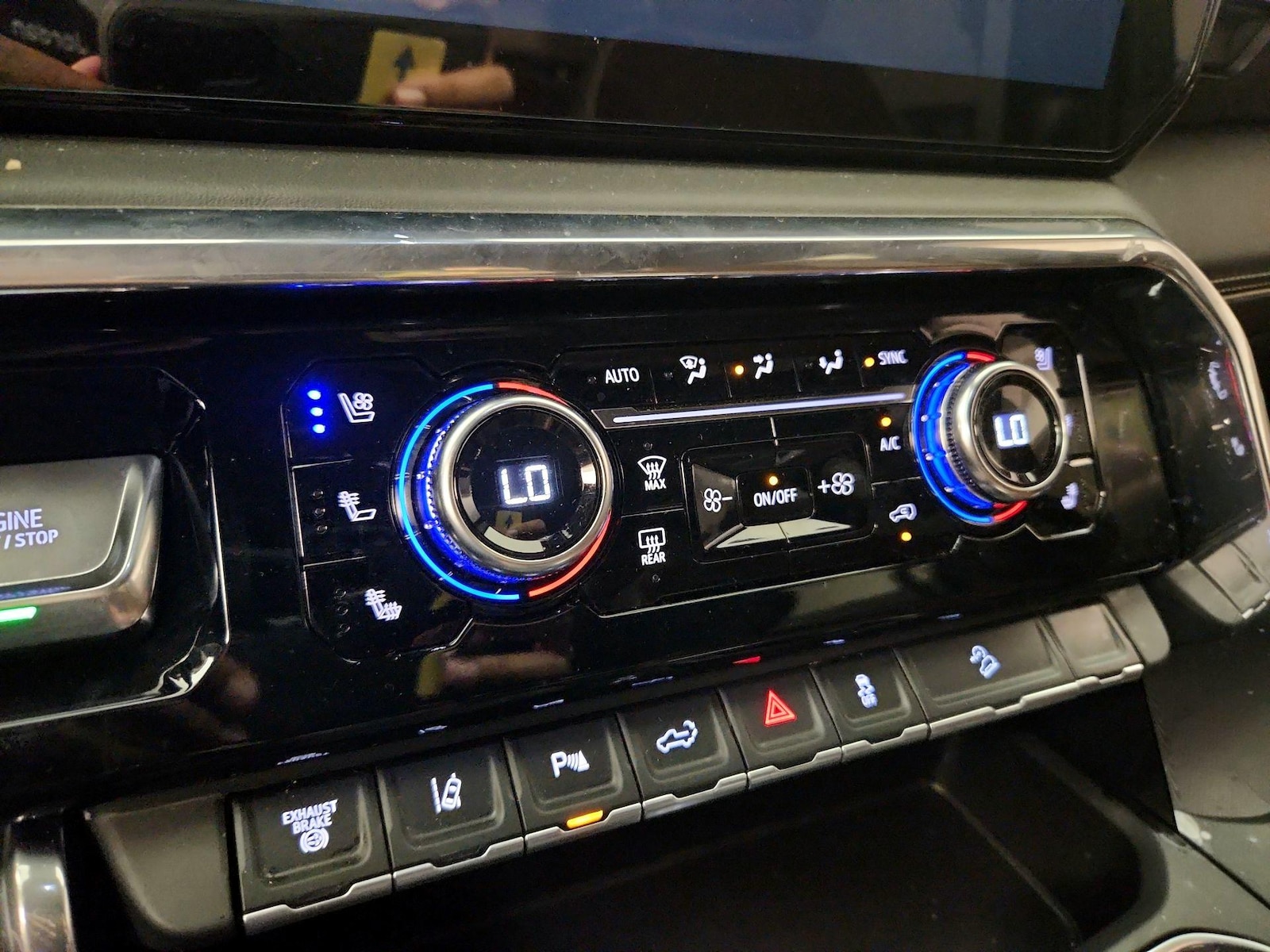 2025 GMC Sierra 2500HD Denali Ultimate - Photo 17
