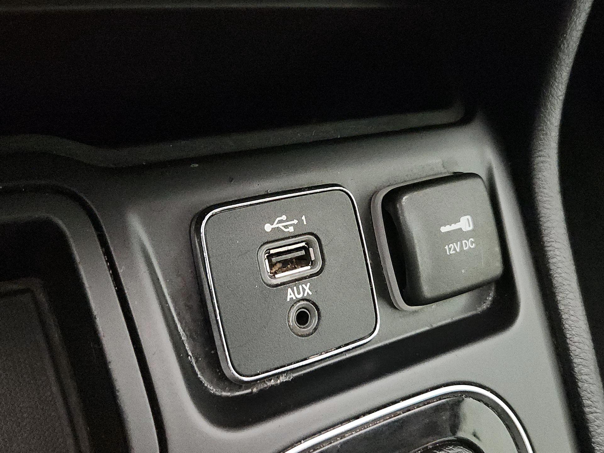 Thumbnail: 2020 Jeep Cherokee - 18