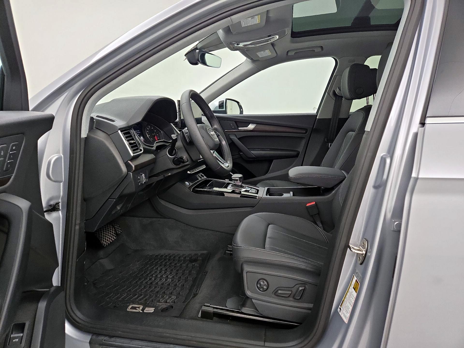 Thumbnail: 2023 Audi Q5 - 11