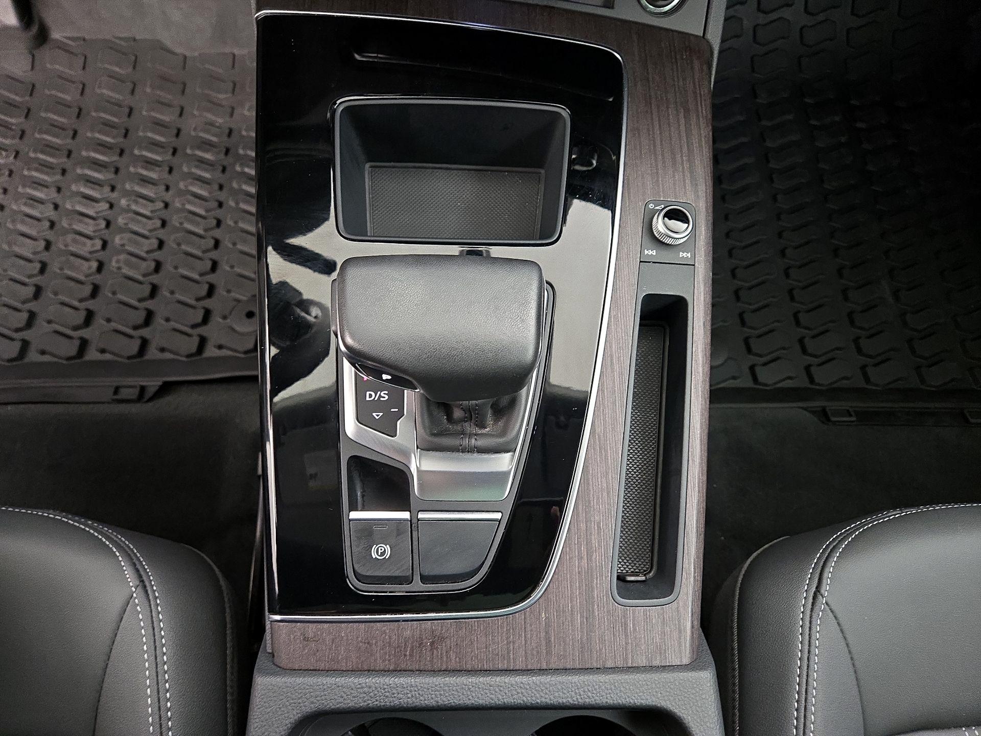 Thumbnail: 2023 Audi Q5 - 17