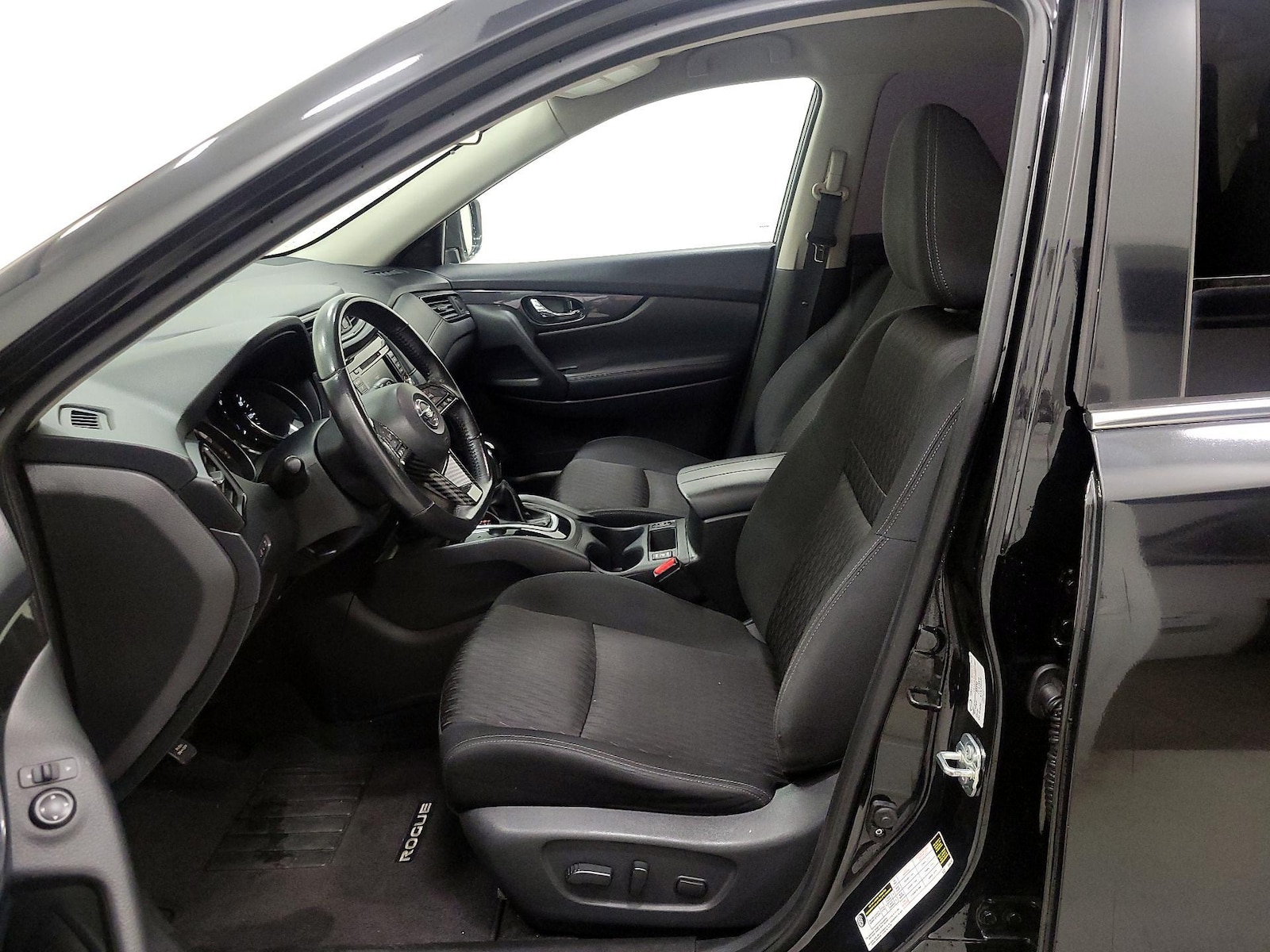 2018 Nissan Rogue SV - Photo 10
