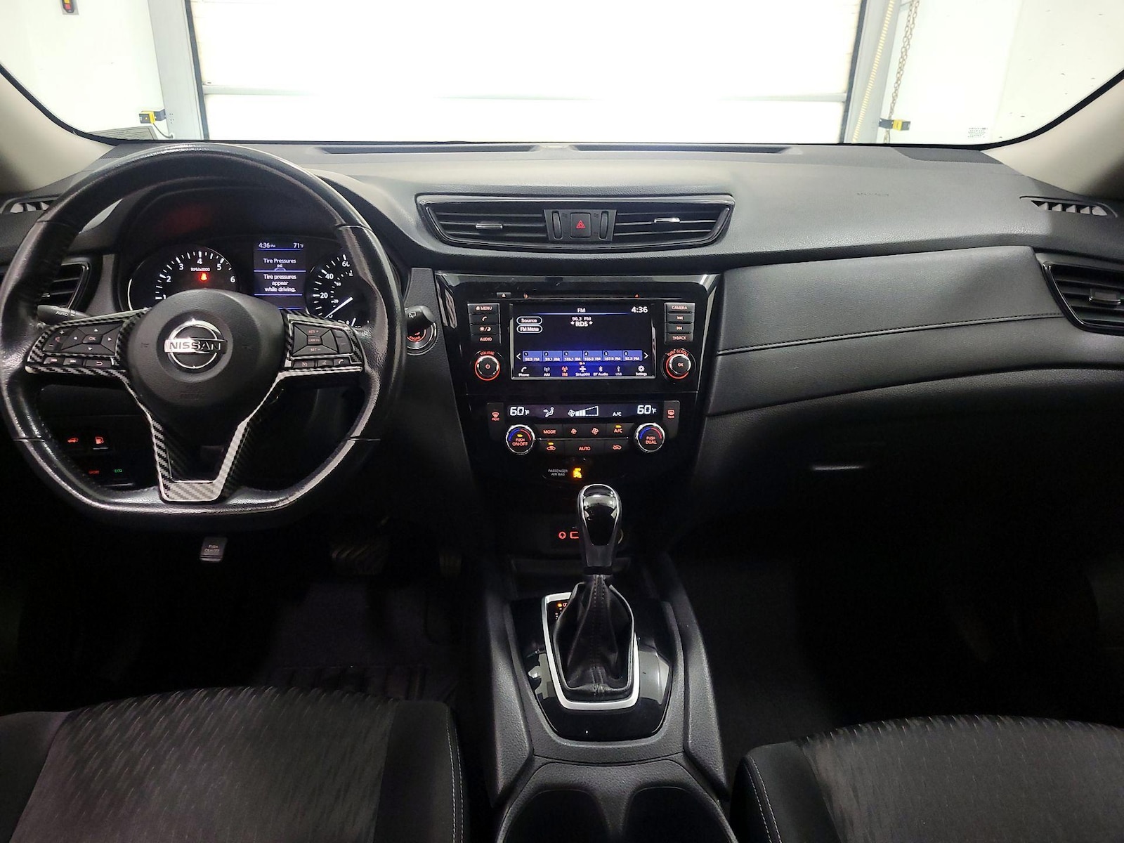 2018 Nissan Rogue SV - Photo 8
