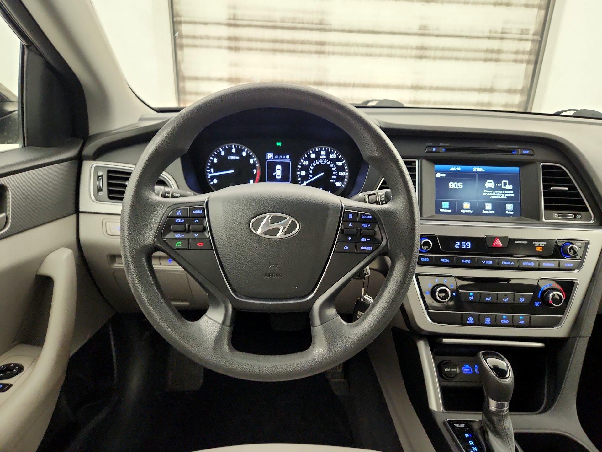 Thumbnail: 2016 Hyundai Sonata - 10