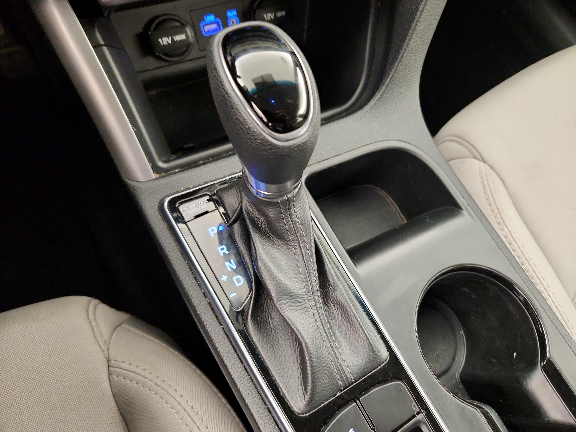 Thumbnail: 2016 Hyundai Sonata - 17