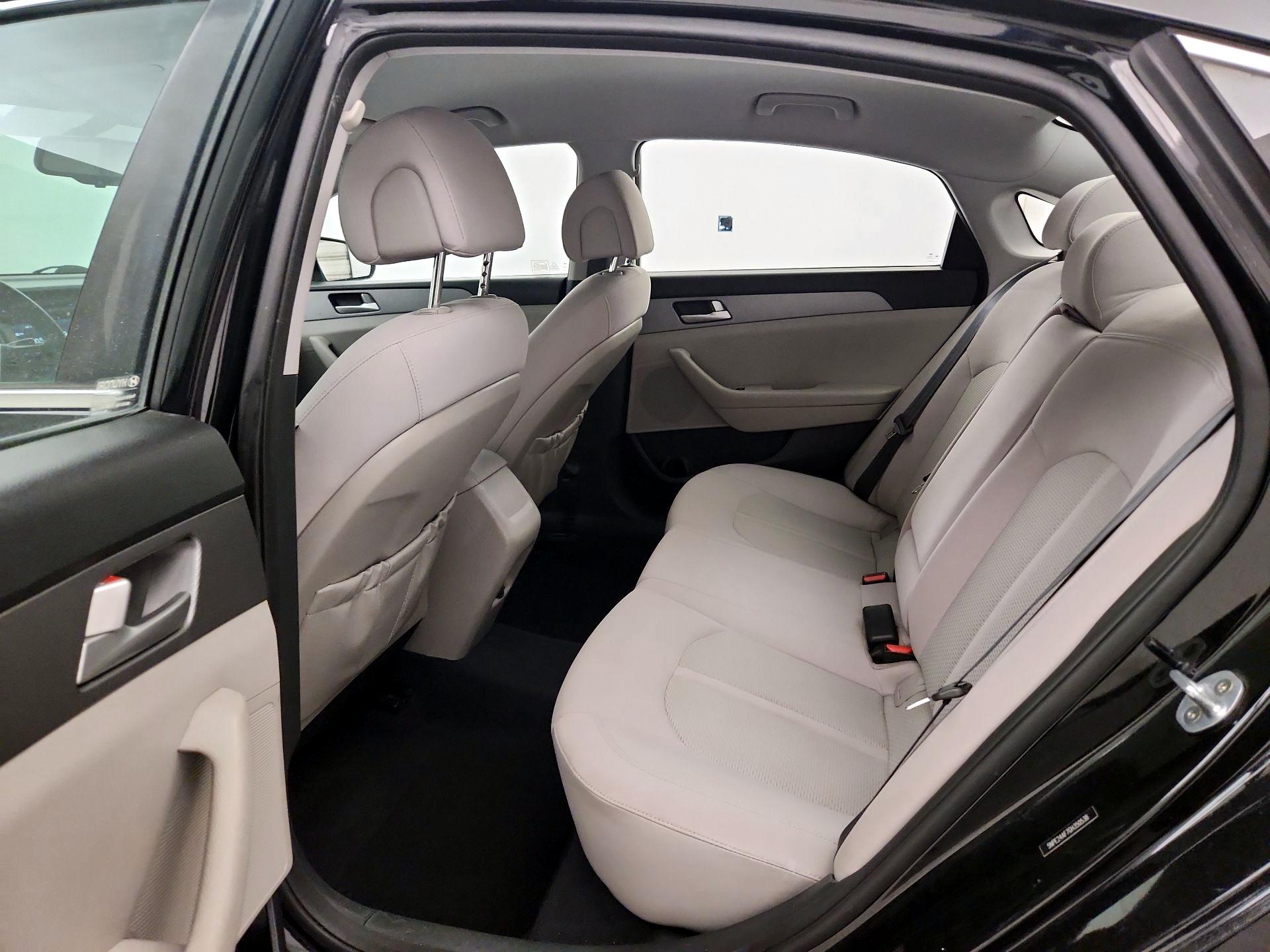 Thumbnail: 2016 Hyundai Sonata - 19