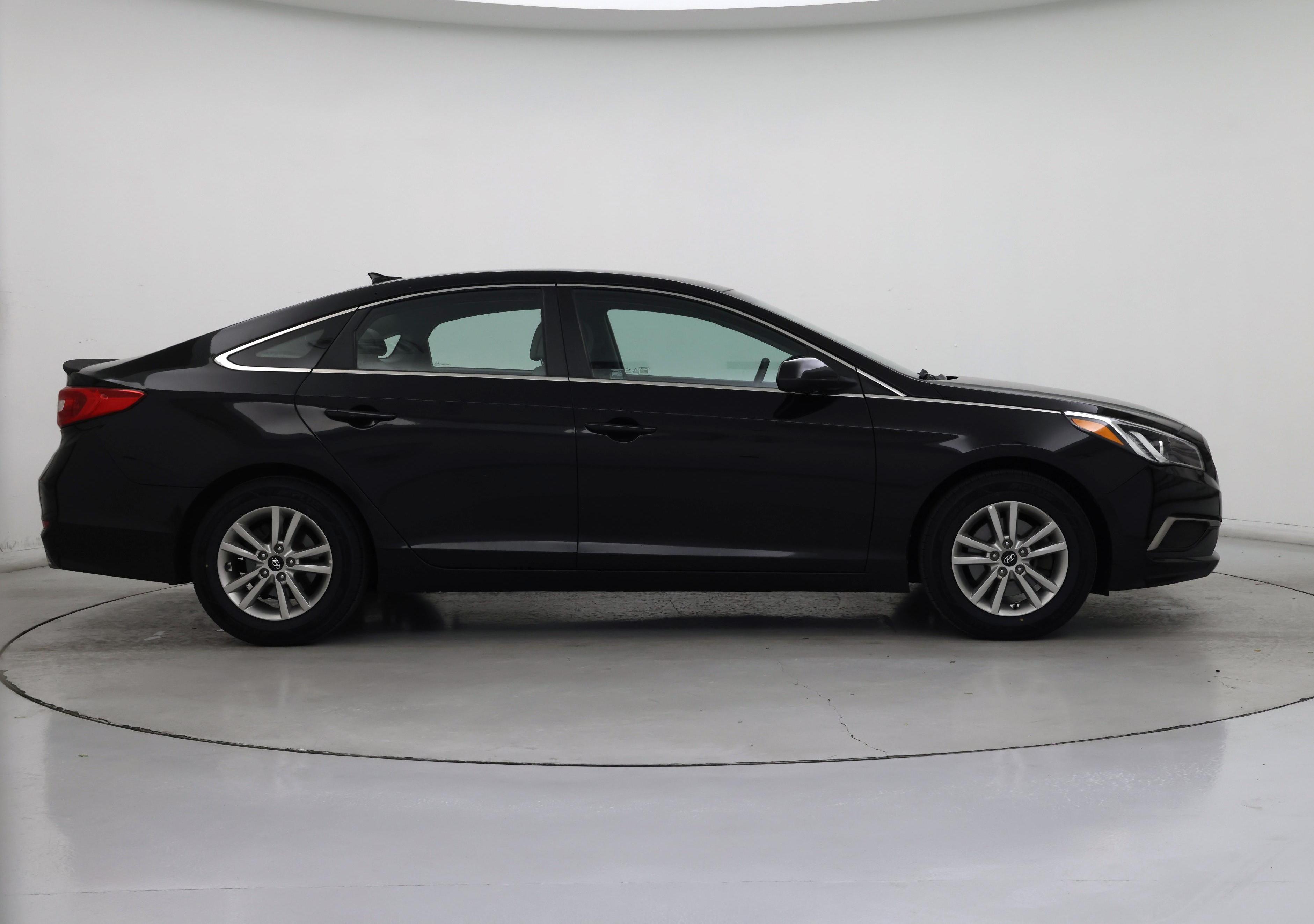 Thumbnail: 2016 Hyundai Sonata - 7