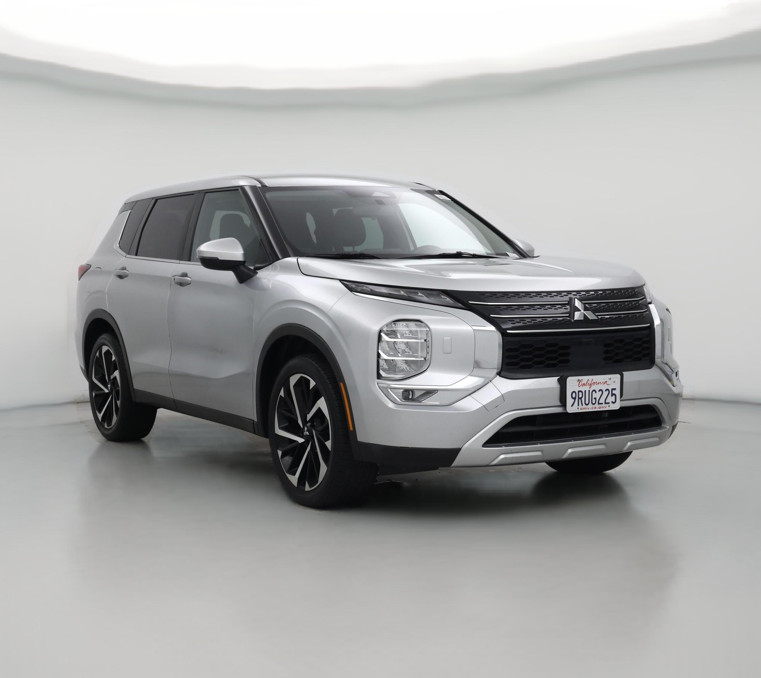 Thumbnail: 2023 Mitsubishi Outlander - 1