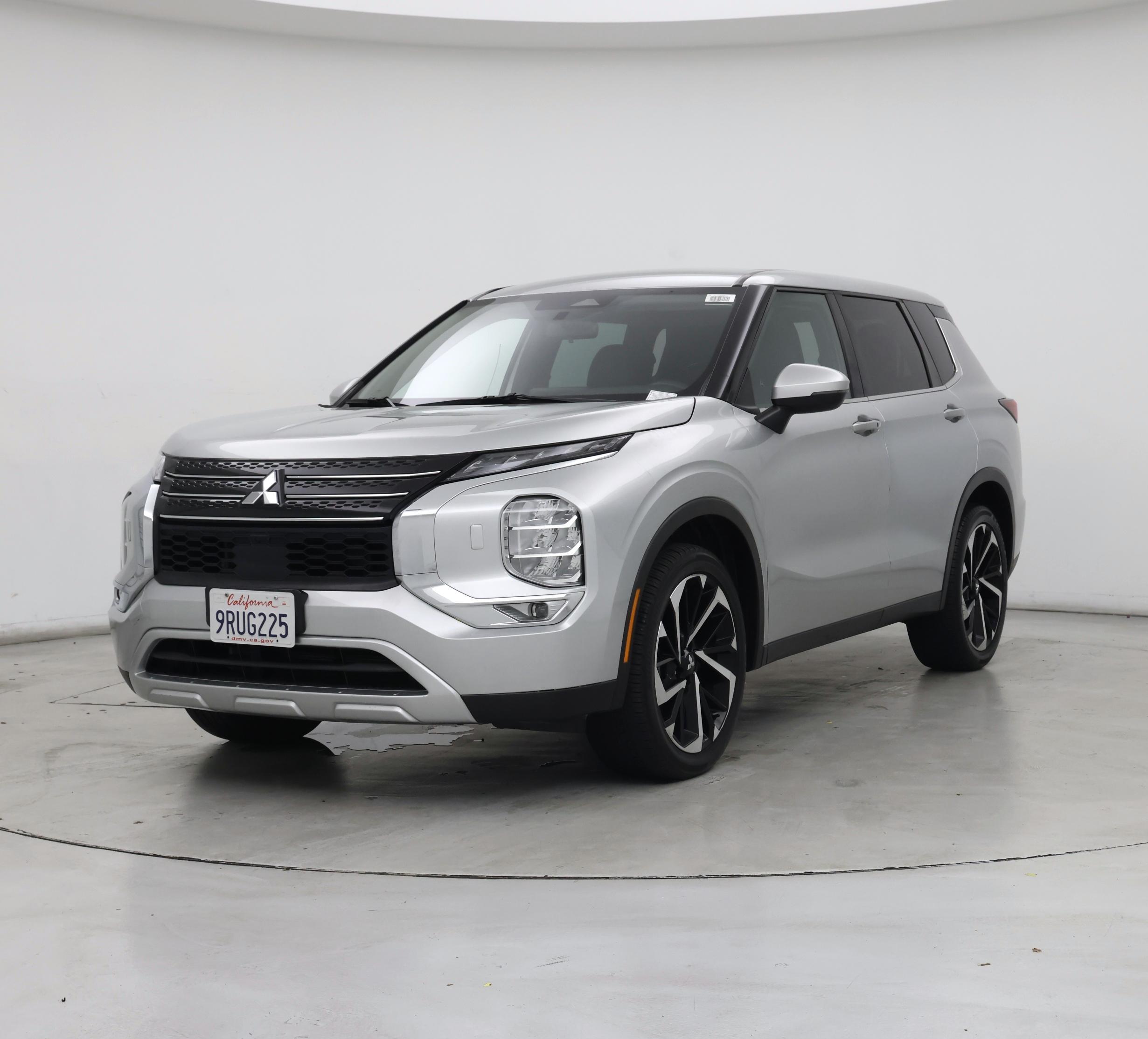 Thumbnail: 2023 Mitsubishi Outlander - 4