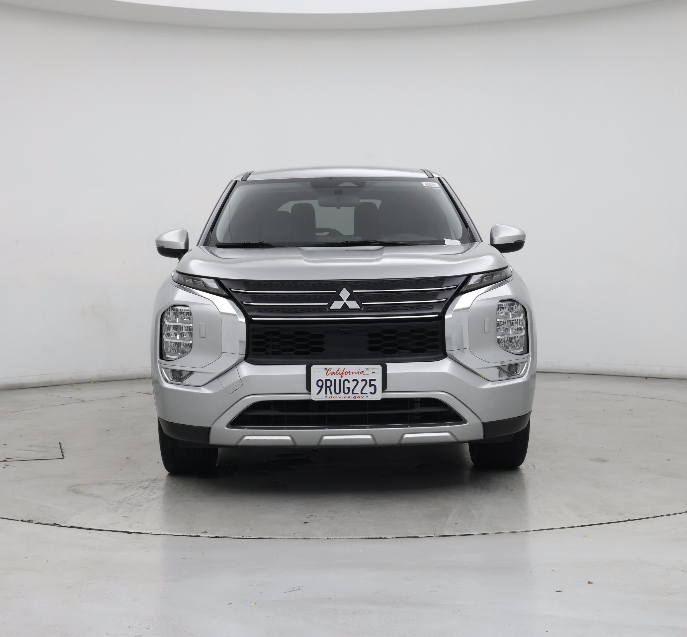 Thumbnail: 2023 Mitsubishi Outlander - 5