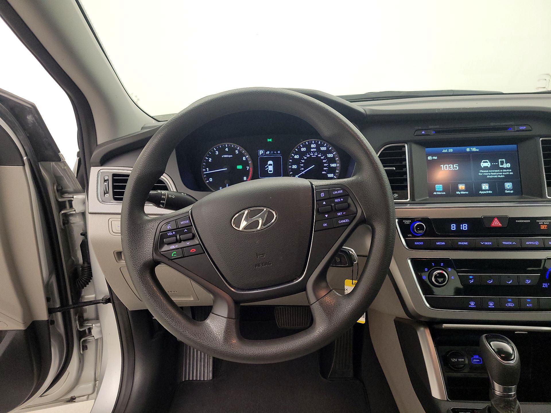 Thumbnail: 2016 Hyundai Sonata - 10
