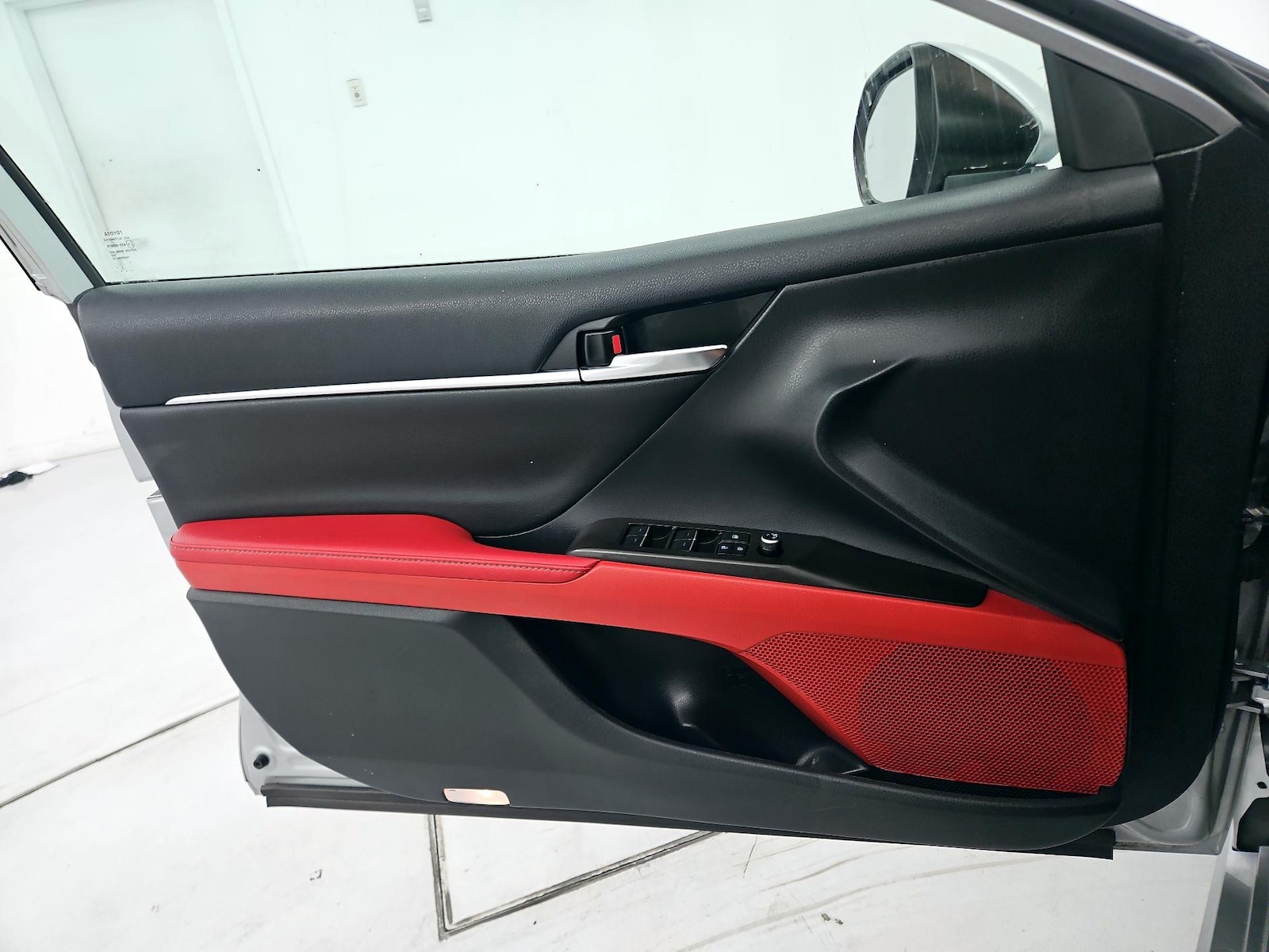 2022 Toyota Camry XSE - Photo 13