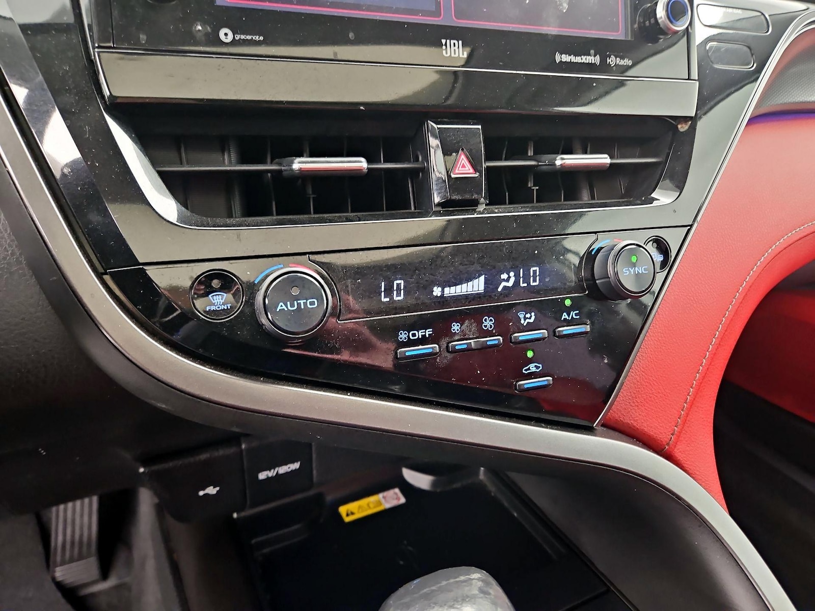 2022 Toyota Camry XSE - Photo 17