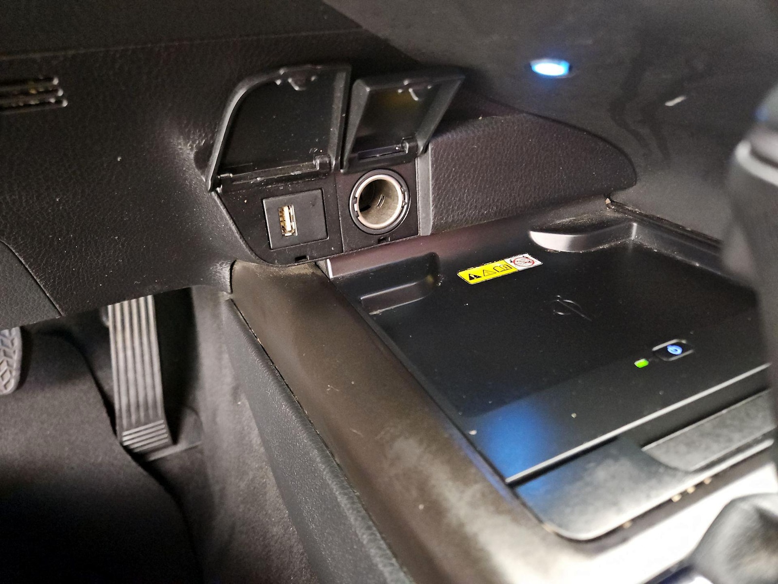 2022 Toyota Camry XSE - Photo 19