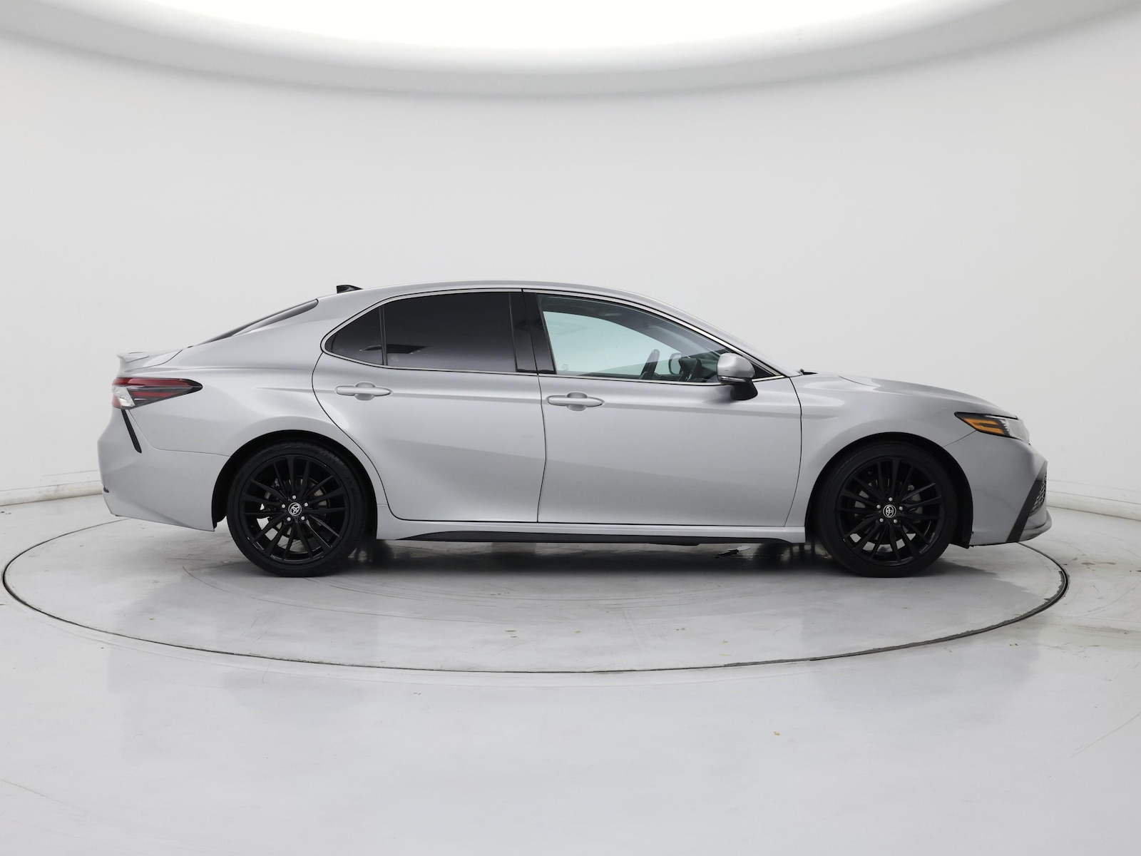 2022 Toyota Camry XSE - Photo 8