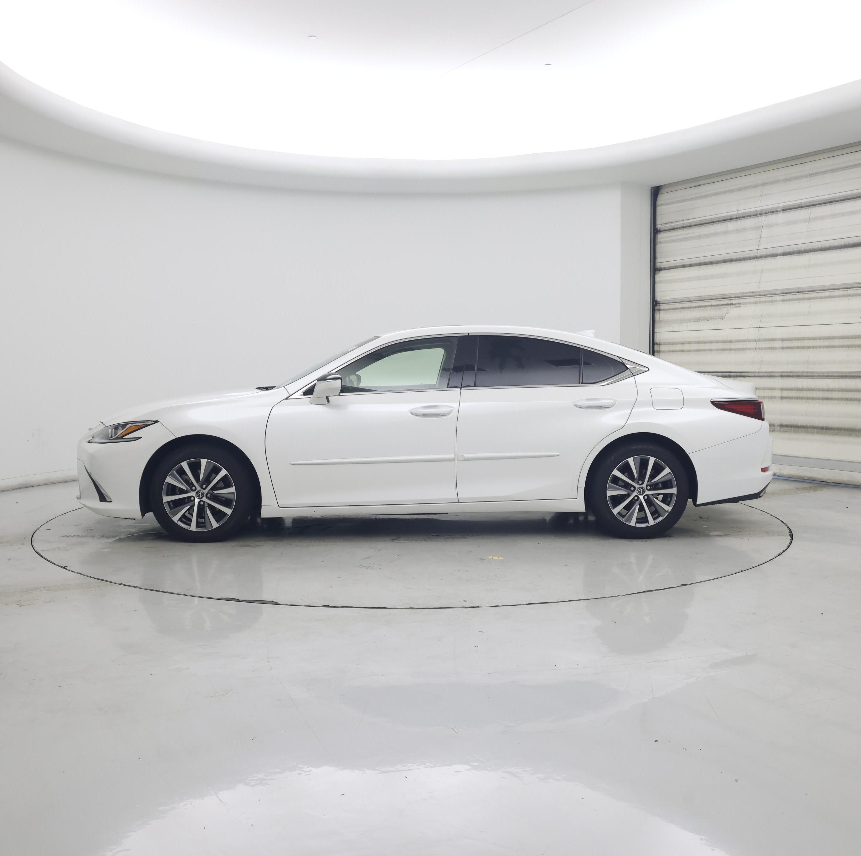 Thumbnail: 2019 Lexus ES - 3