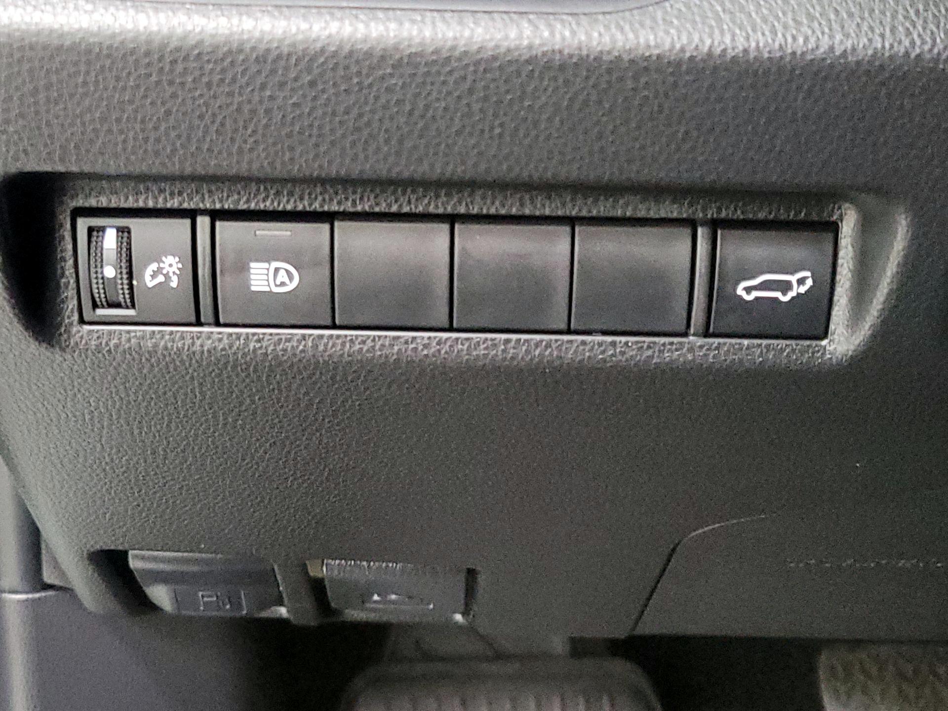 Thumbnail: 2023 Toyota RAV4 - 13