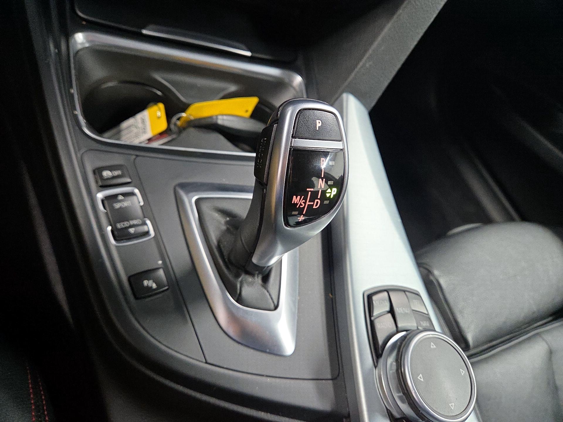 Thumbnail: 2015 BMW 3 Series - 18