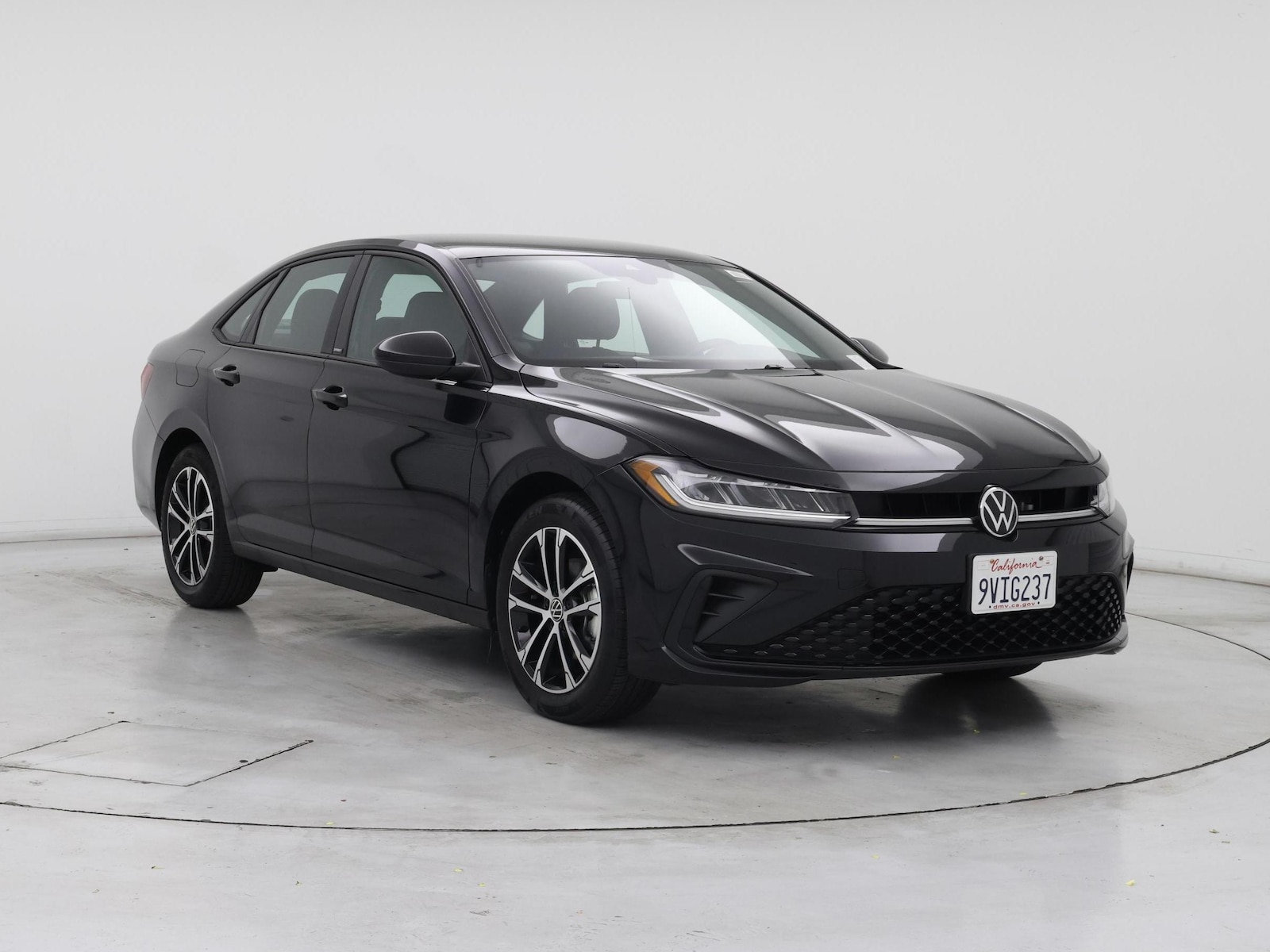 2025 Volkswagen Jetta Sport - Photo 2