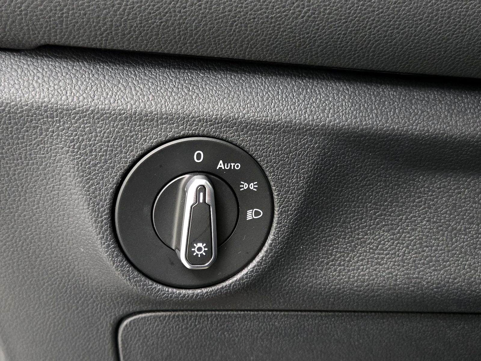 2025 Volkswagen Jetta Sport - Photo 14