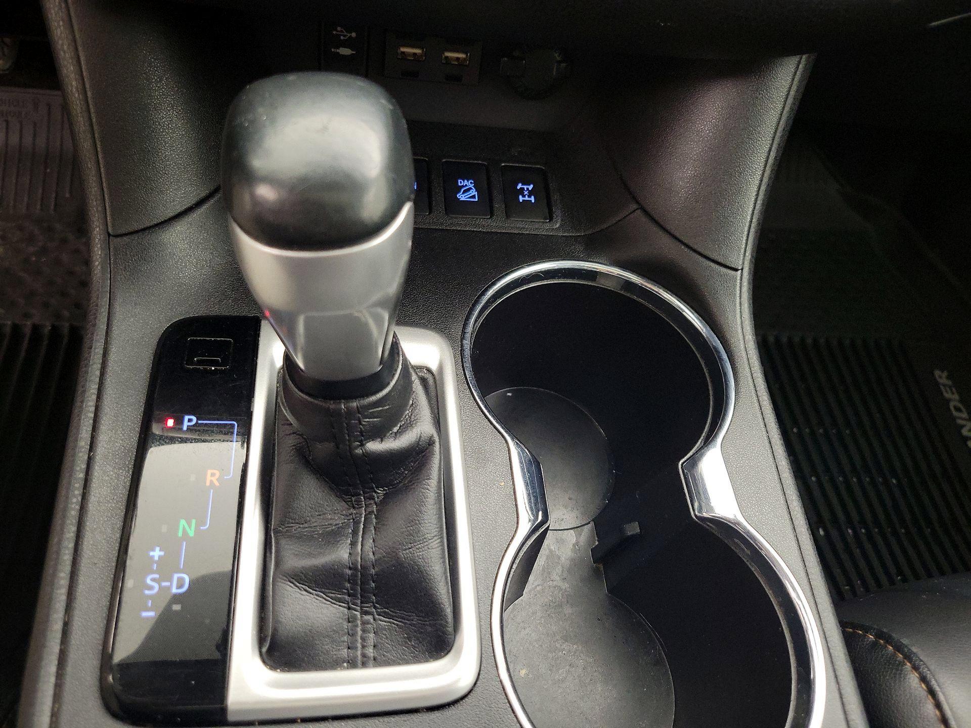 Thumbnail: 2019 Toyota Highlander - 18